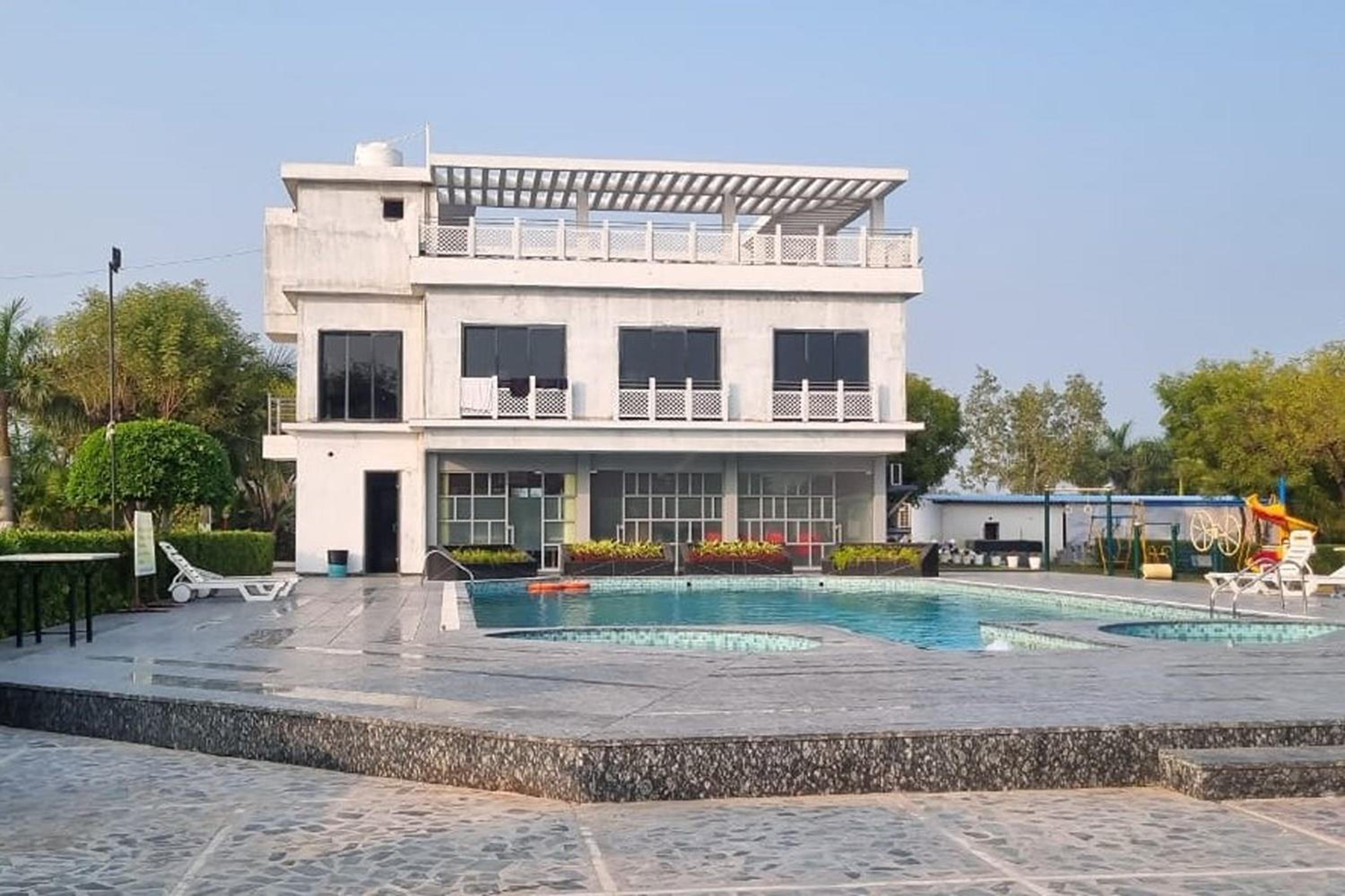 Rupis Resort near Udaipur Airport view 3