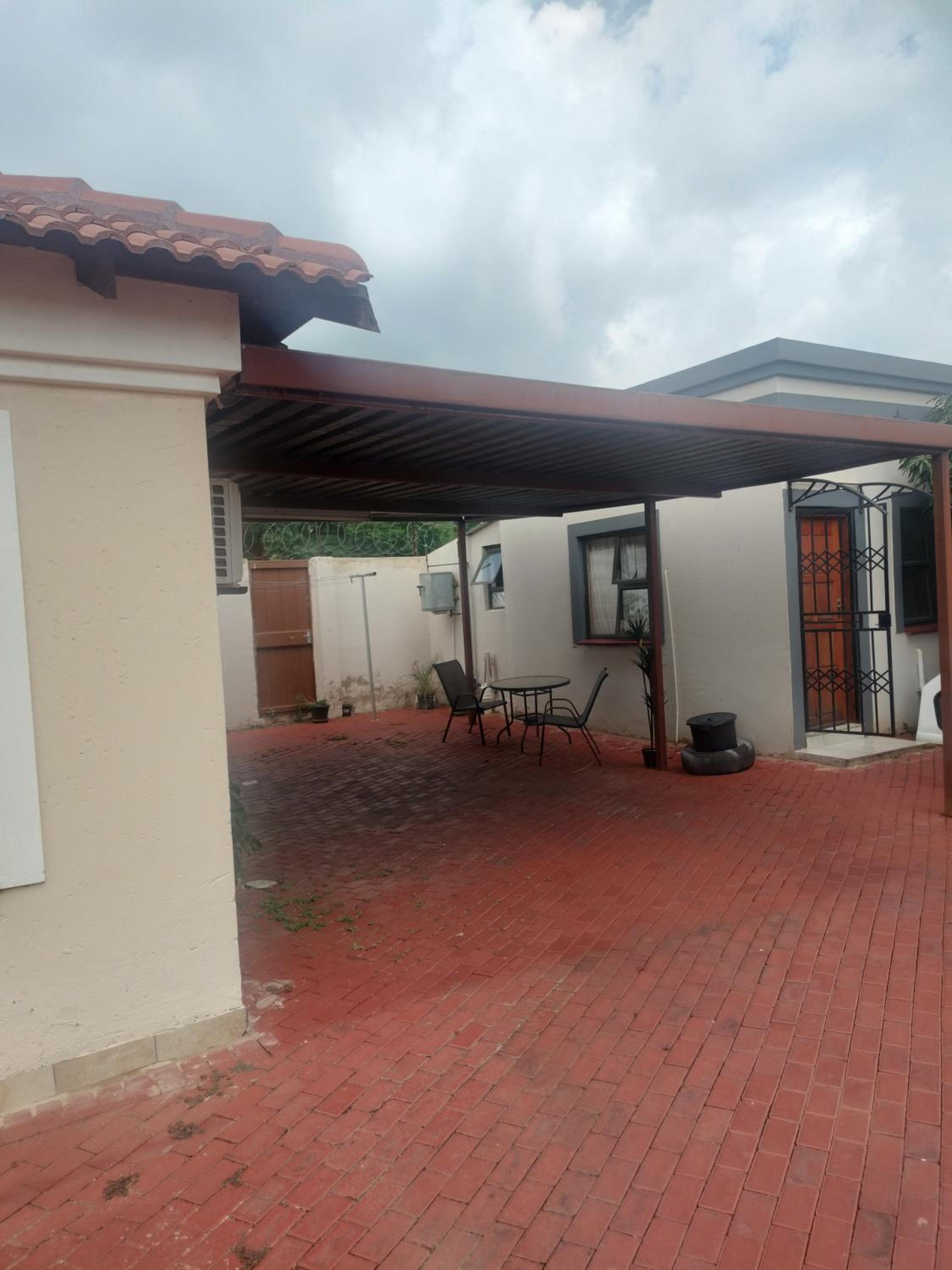 Lesedi Self Catering - Image 3