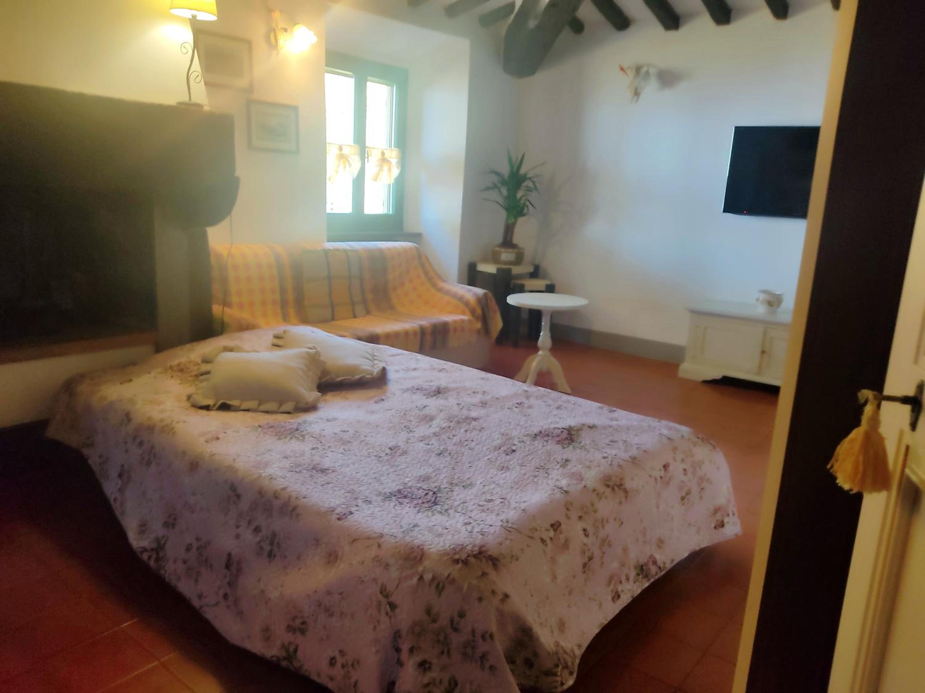 Podere I Rovai-apt IL RIFUGIO- in the heart of Tuscany view 3