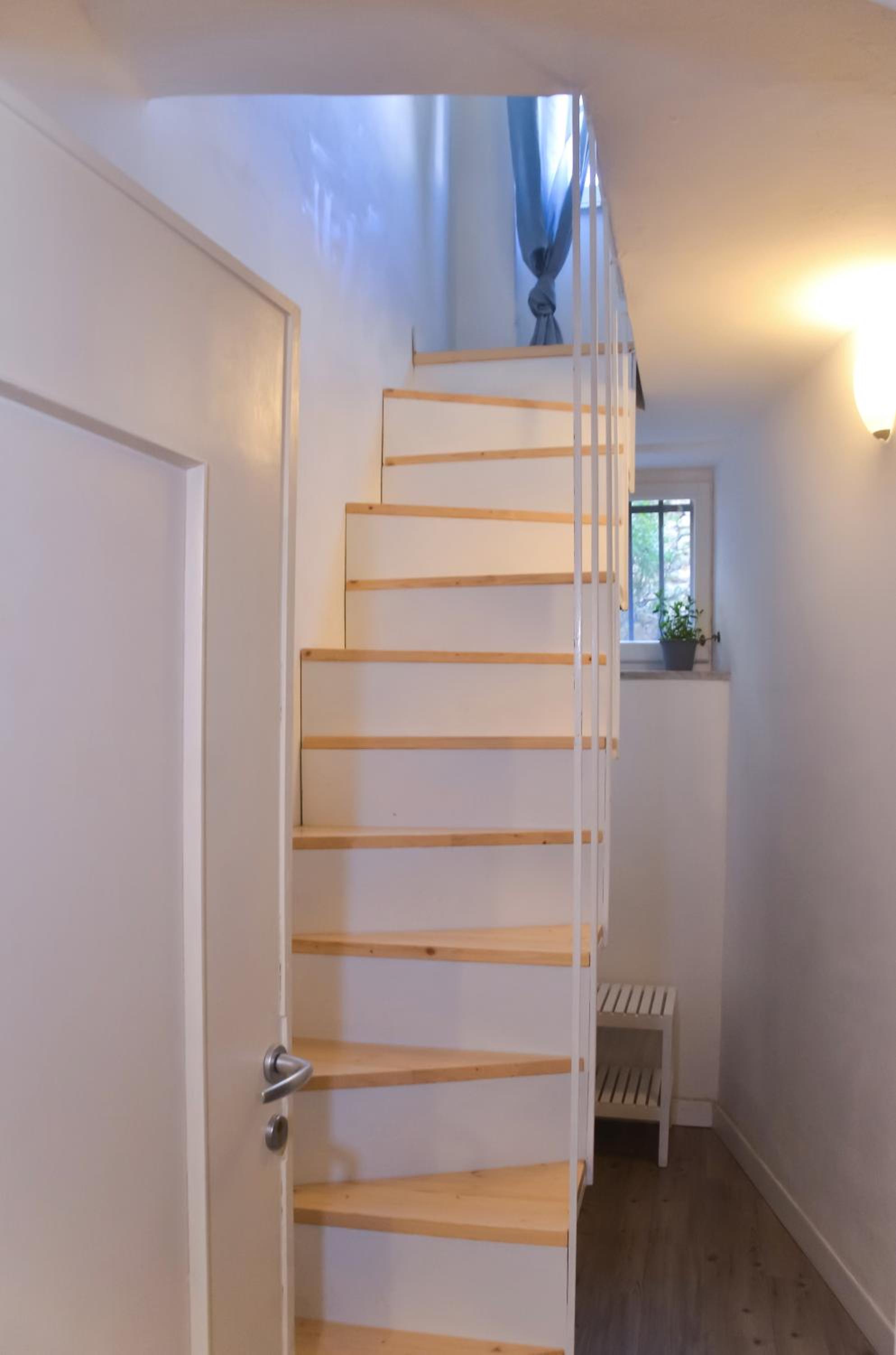 DEMIVIE GUESTHOUSE