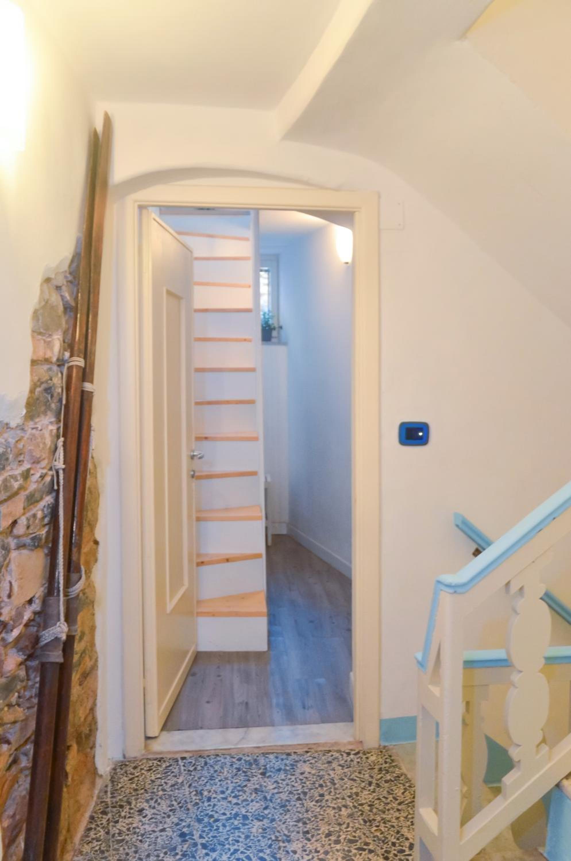 DEMIVIE GUESTHOUSE