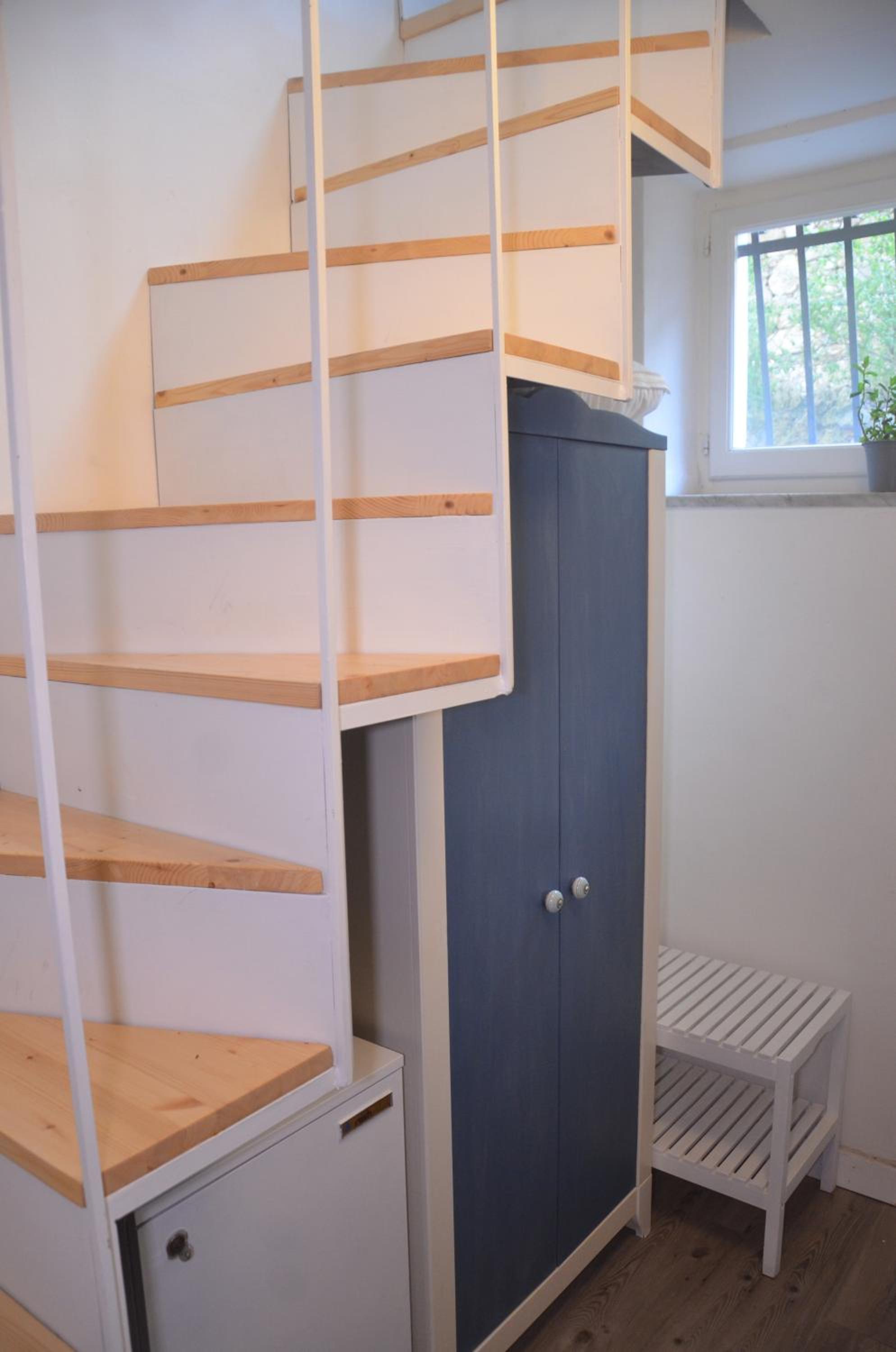 DEMIVIE GUESTHOUSE