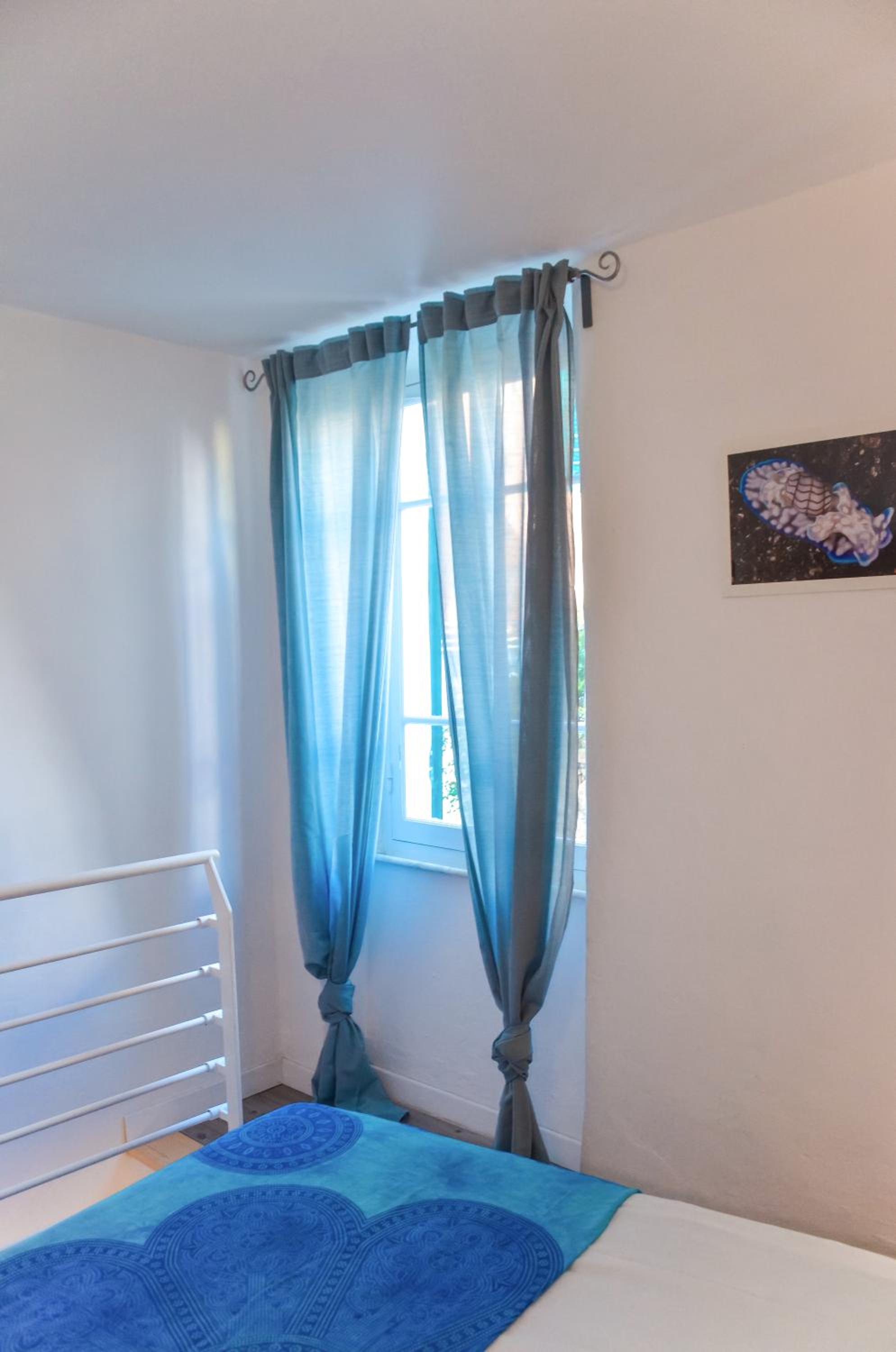 DEMIVIE GUESTHOUSE
