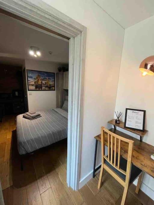 Two-Bedroom Cosy Country Lodge with Private Patio, photo 35