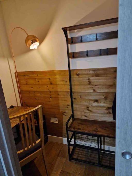 Two-Bedroom Cosy Country Lodge with Private Patio, photo 48