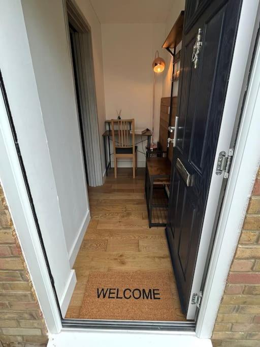 Two-Bedroom Cosy Country Lodge with Private Patio, photo 45