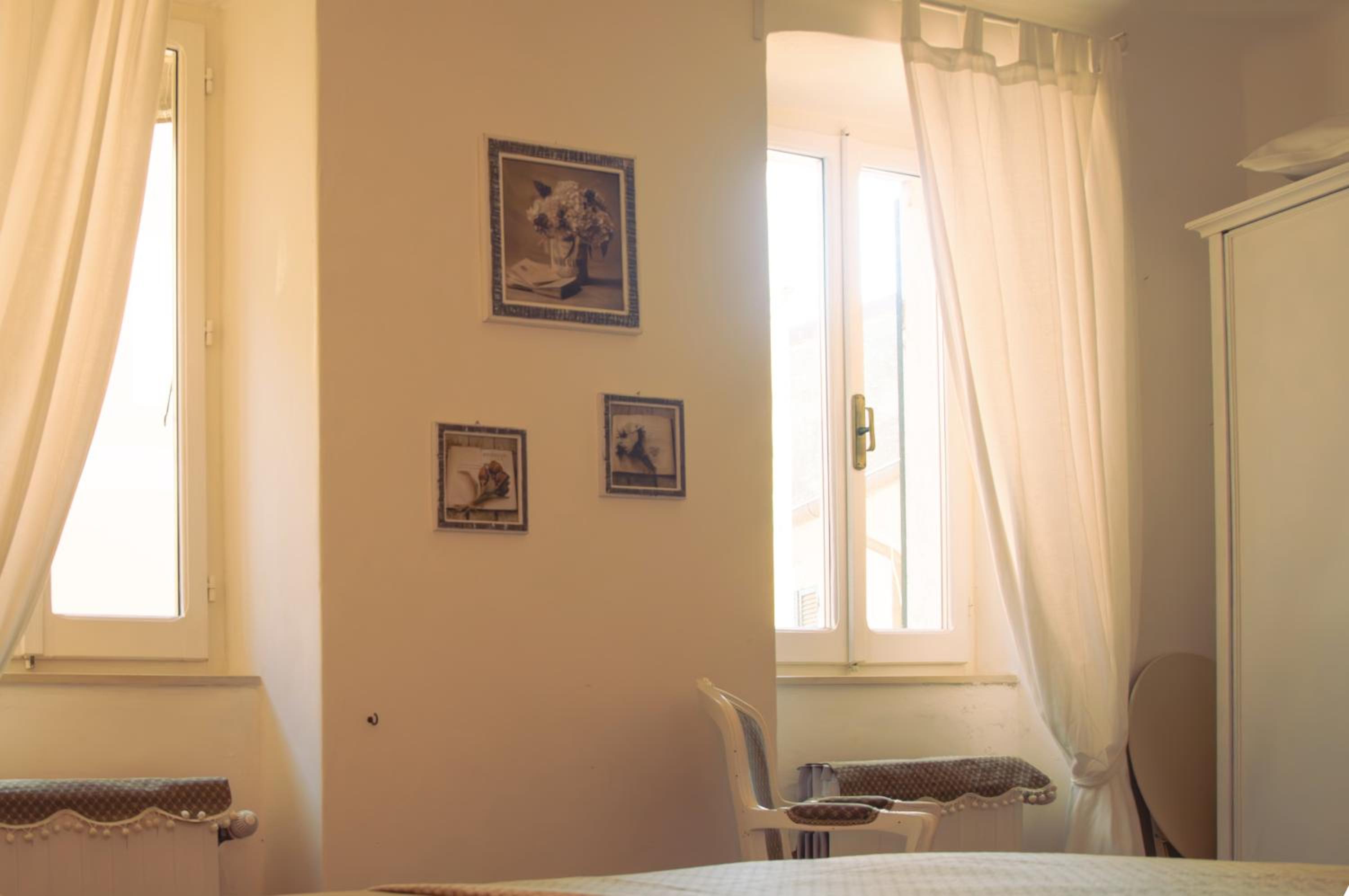 DEMIVIE GUESTHOUSE