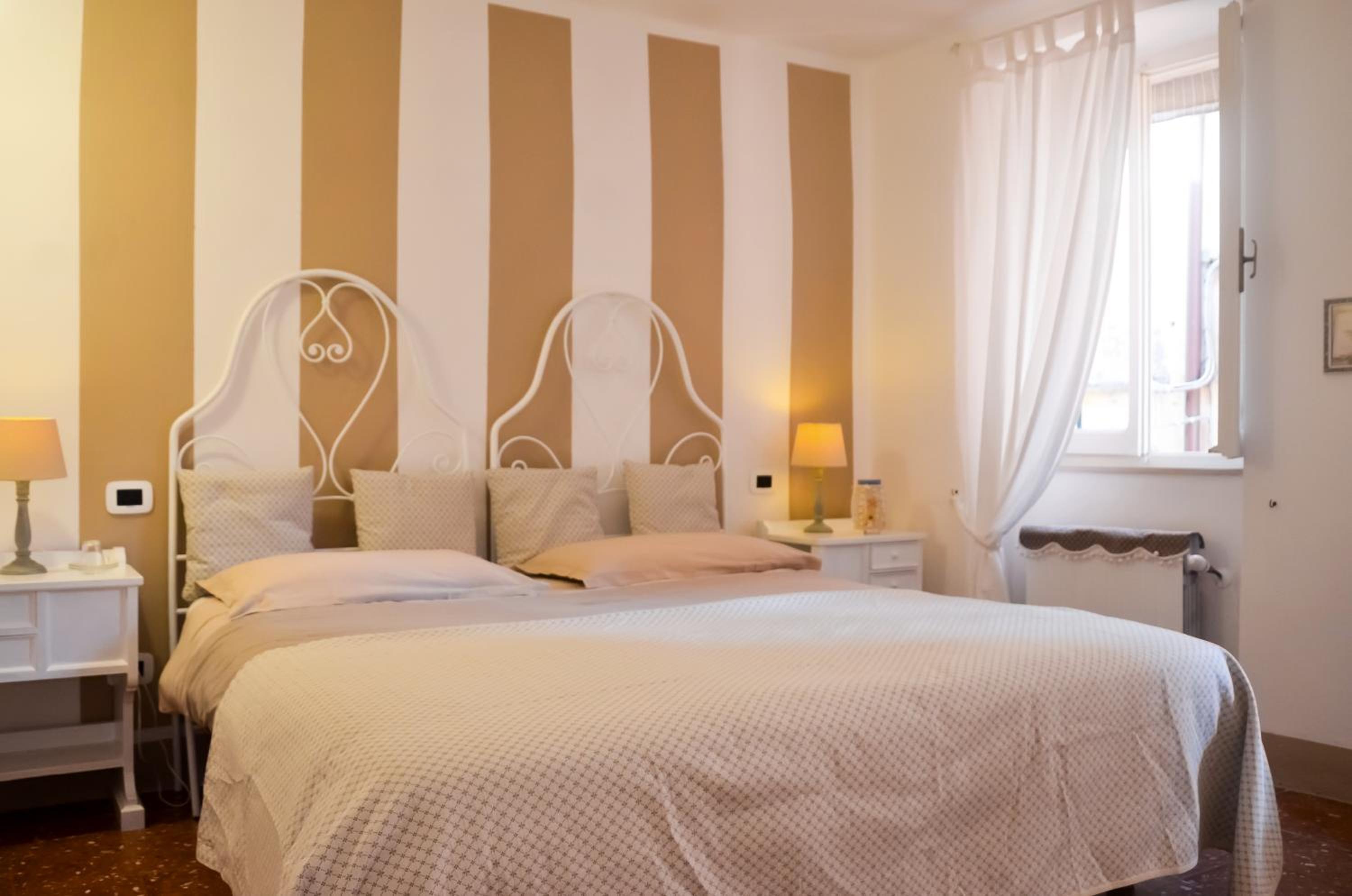 DEMIVIE GUESTHOUSE
