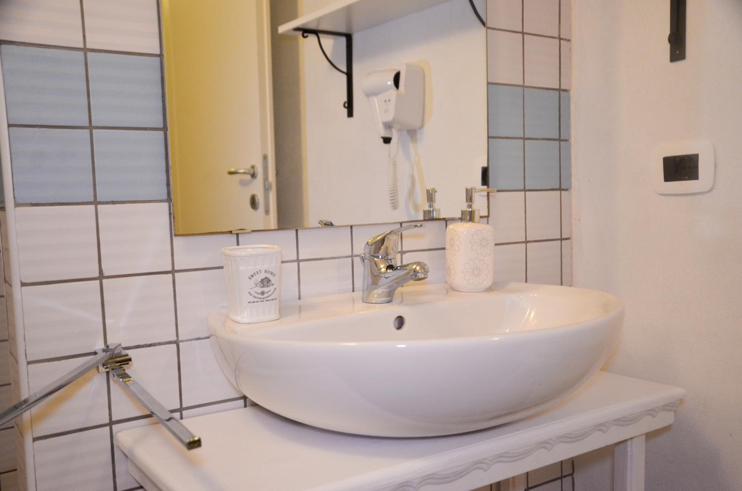 DEMIVIE GUESTHOUSE