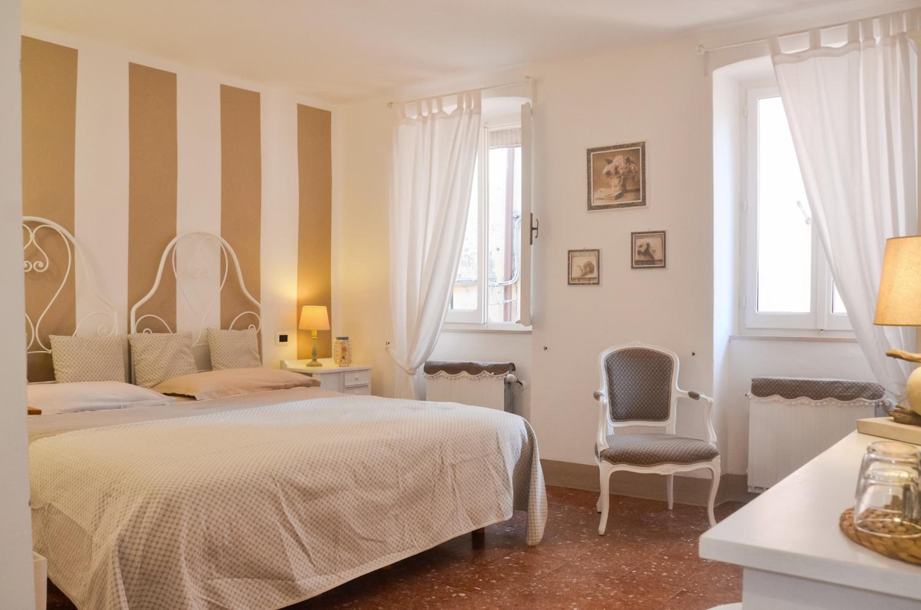 DEMIVIE GUESTHOUSE
