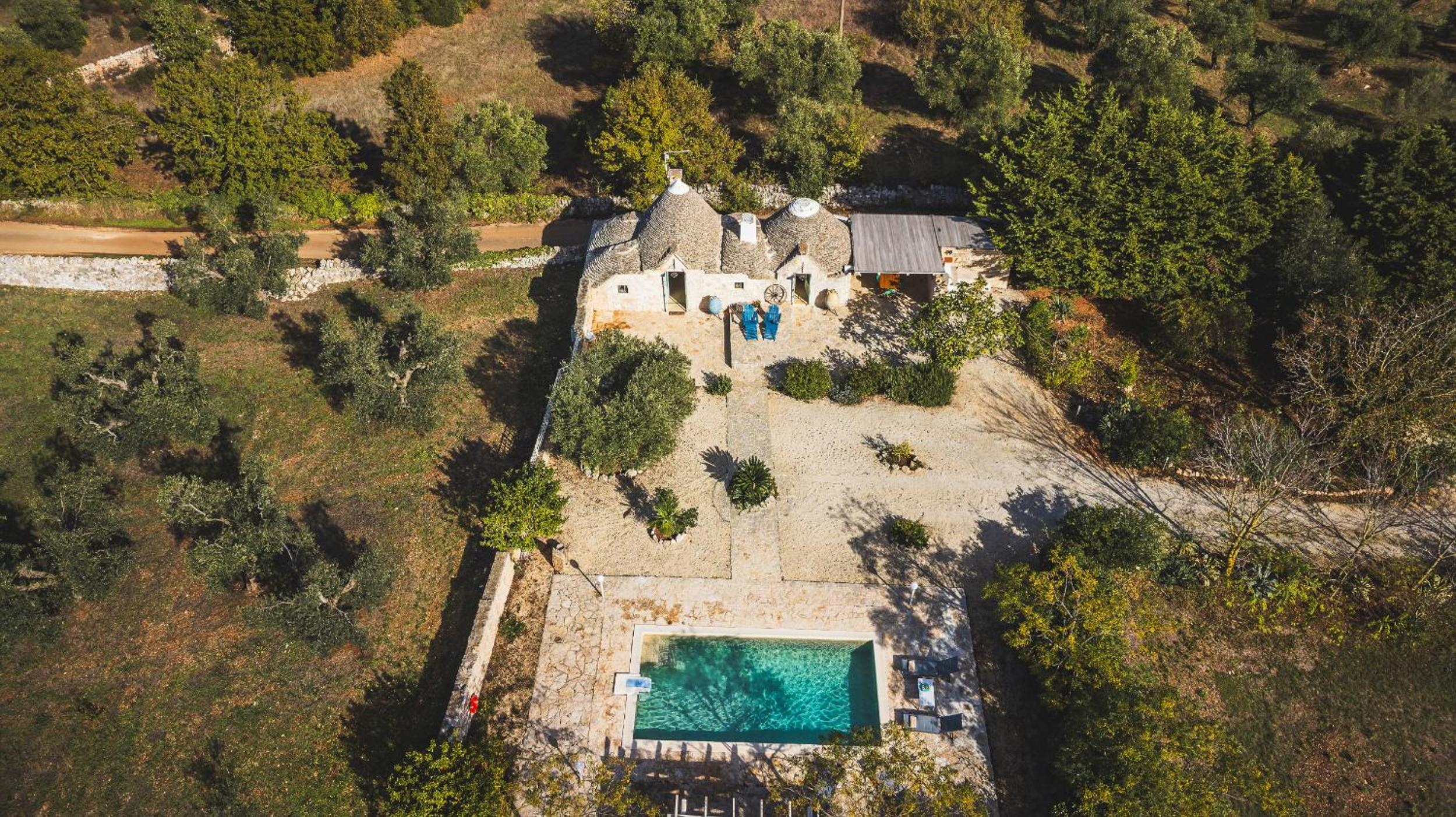 HelloApulia Trullo Mario view 4
