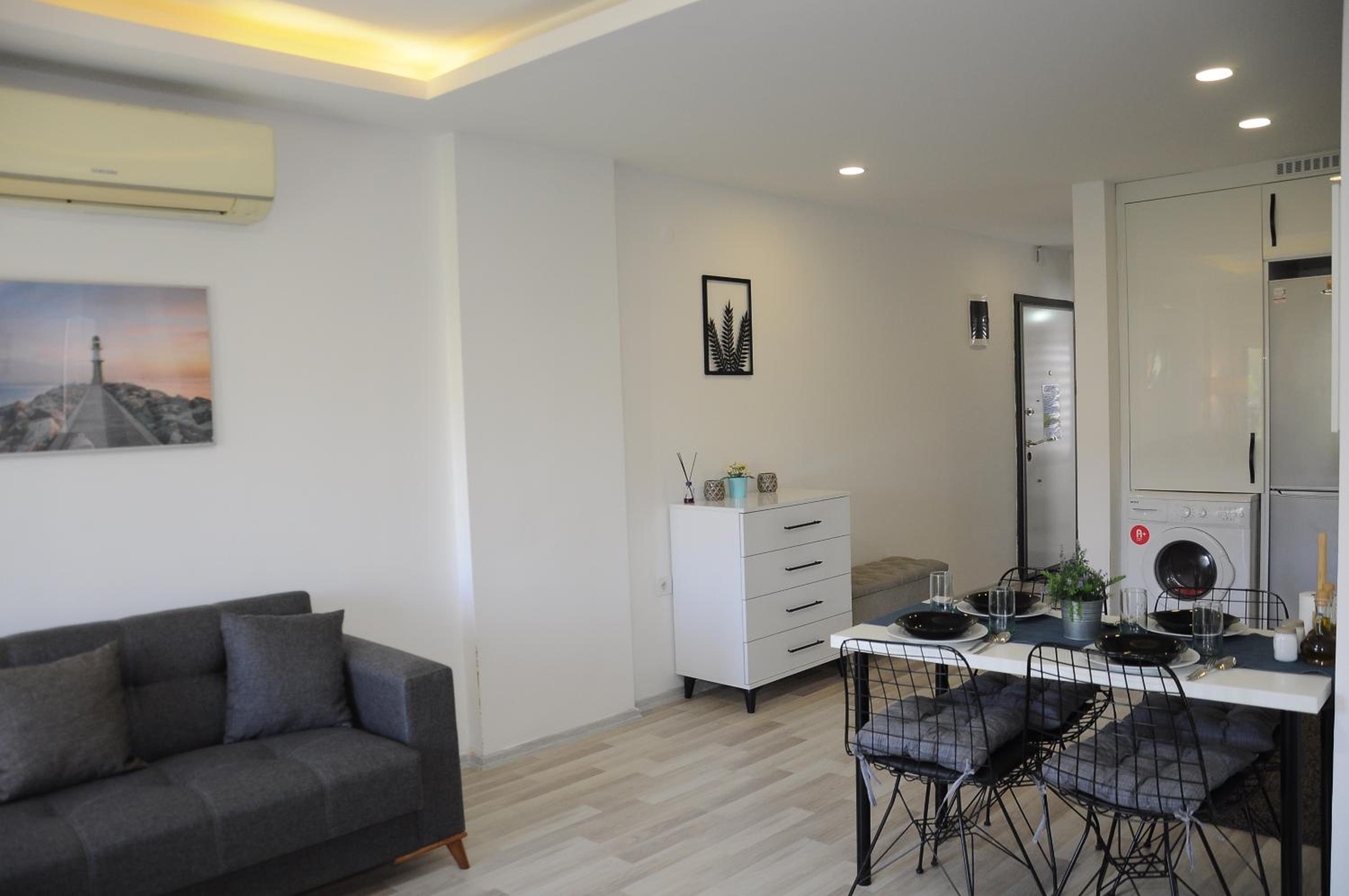 Lavender Residence - Image 40