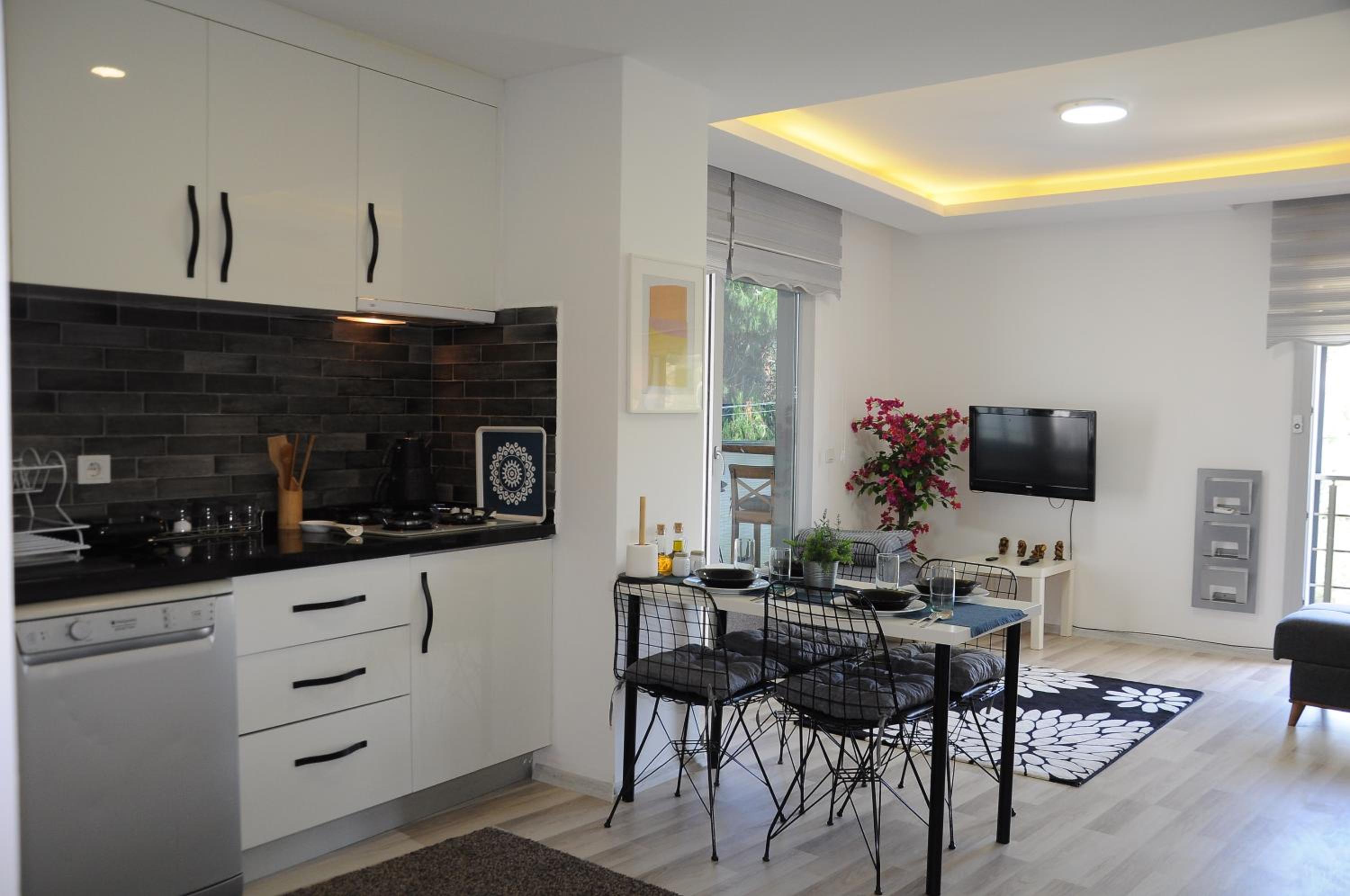 Lavender Residence - Image 41