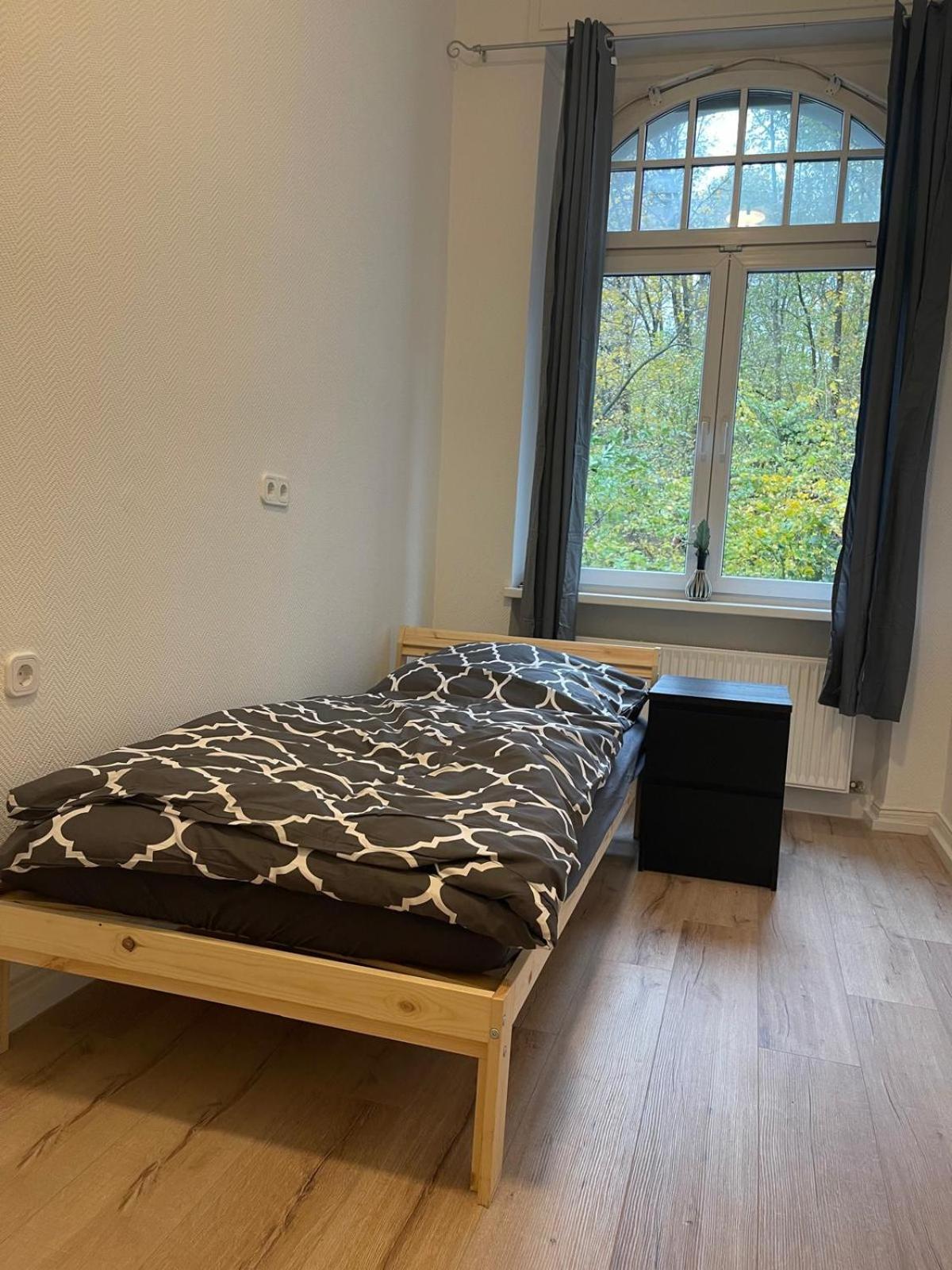 Schönebecker Straße 16 en Wuppertal — hotel room