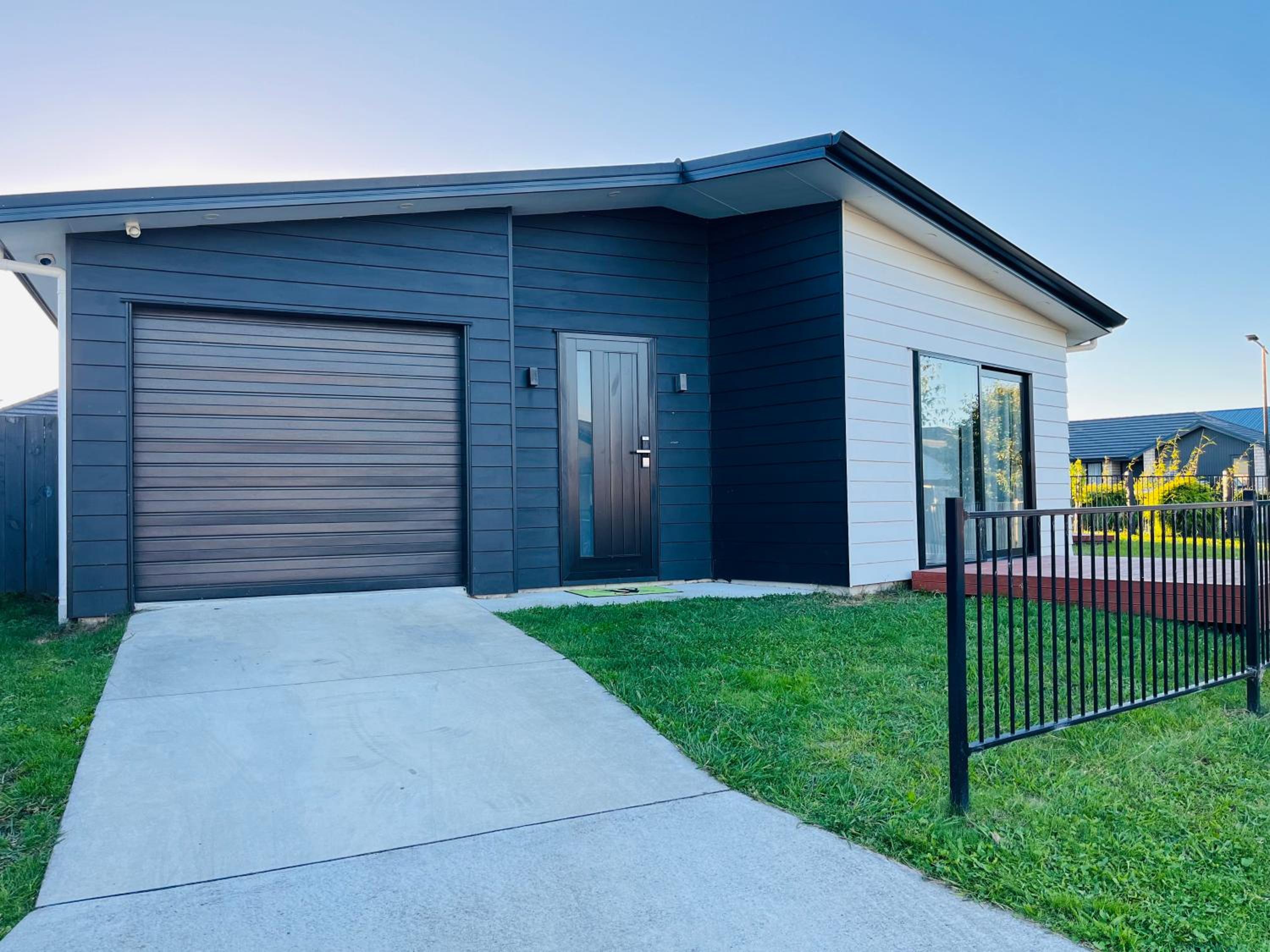 Modern Comfy 3 Bedrooms House in Chartwell