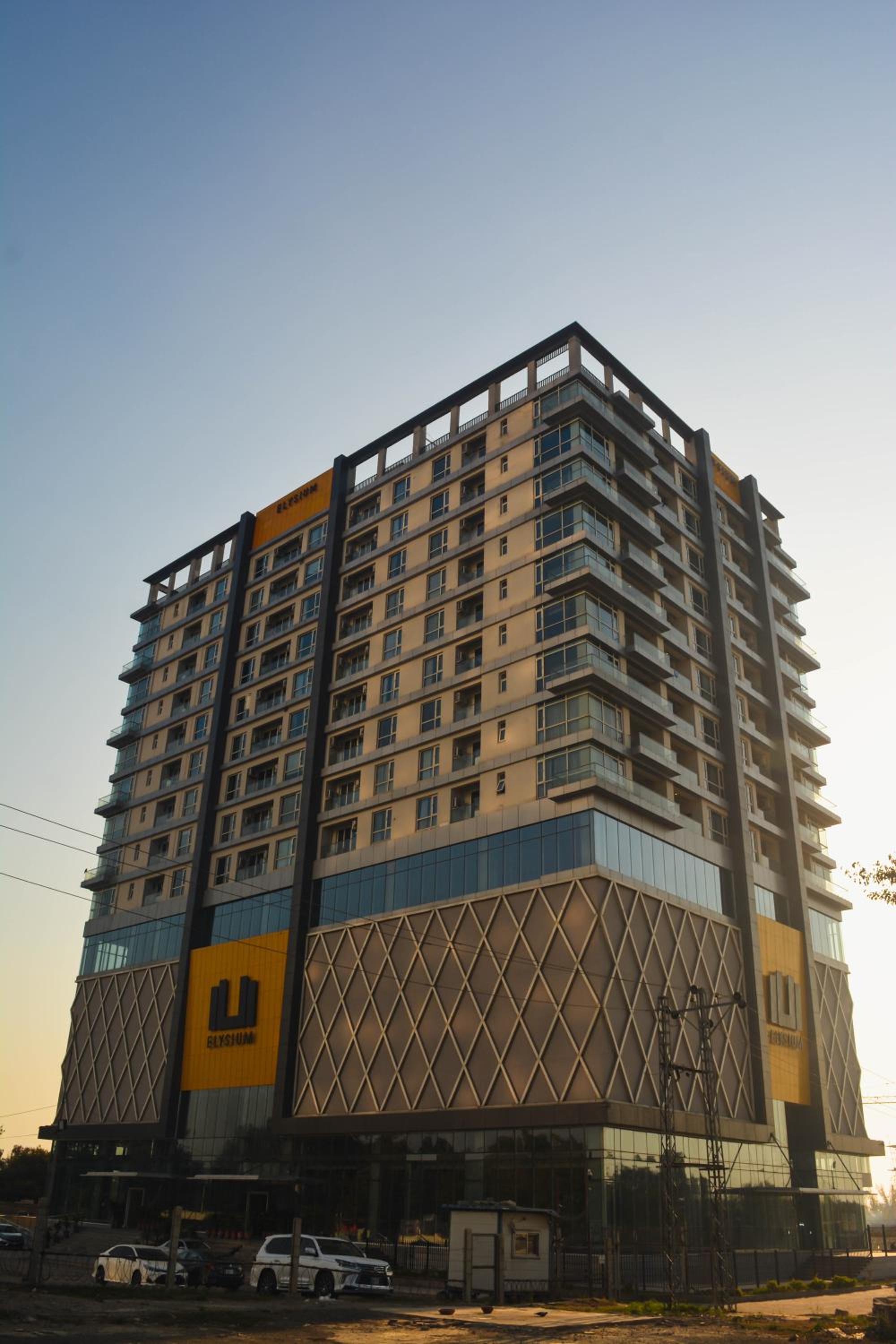Luxury Apartment City View view 3
