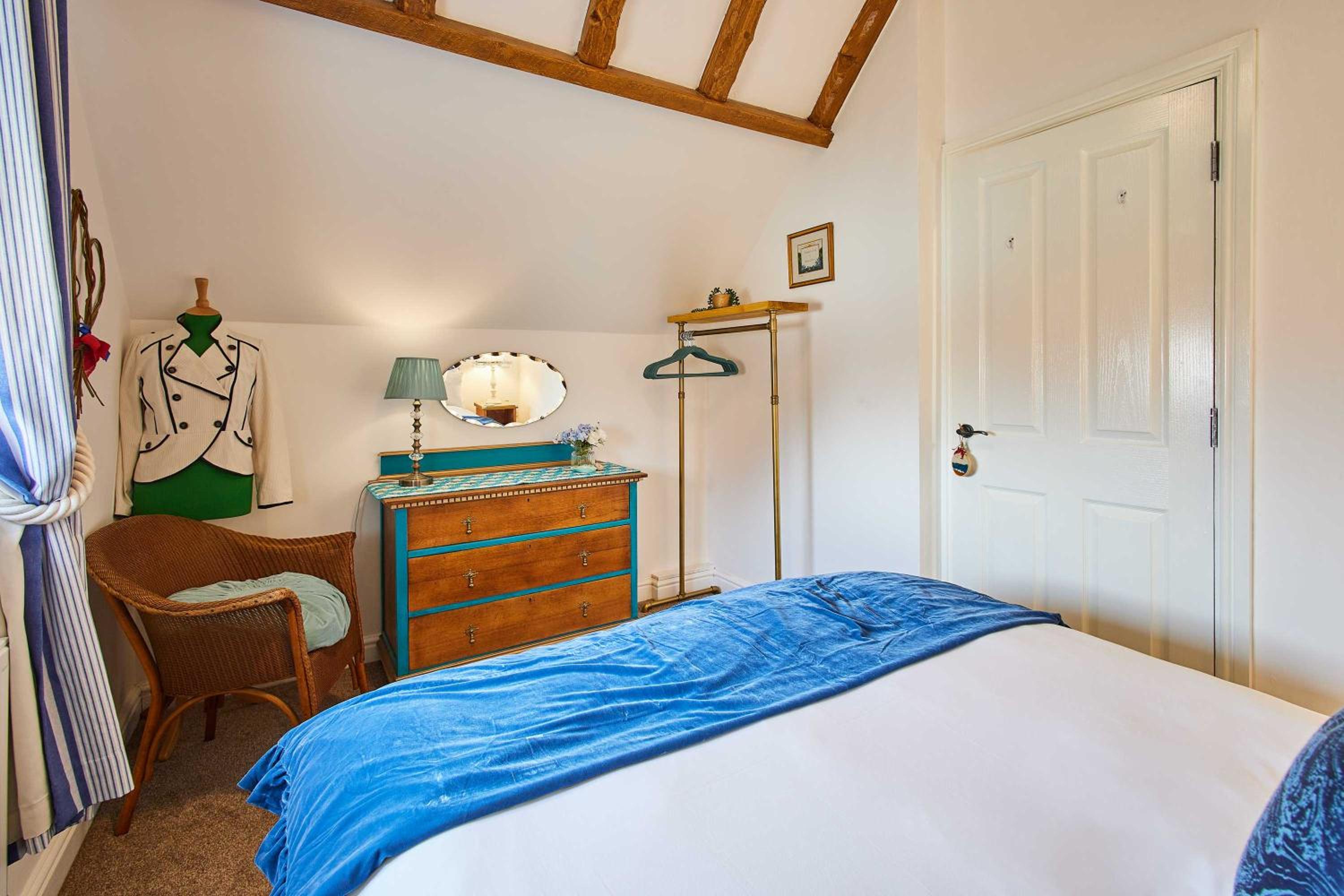 Host & Stay - The Snug