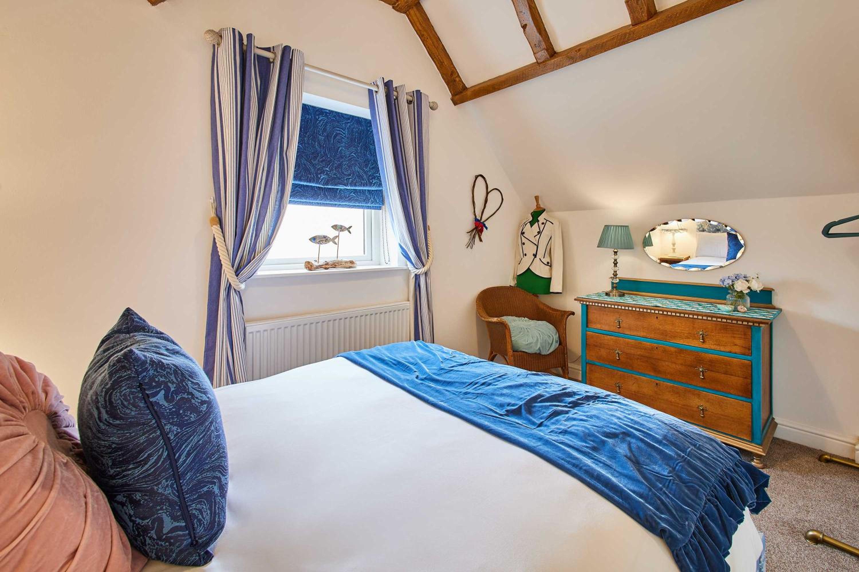 Host & Stay - The Snug