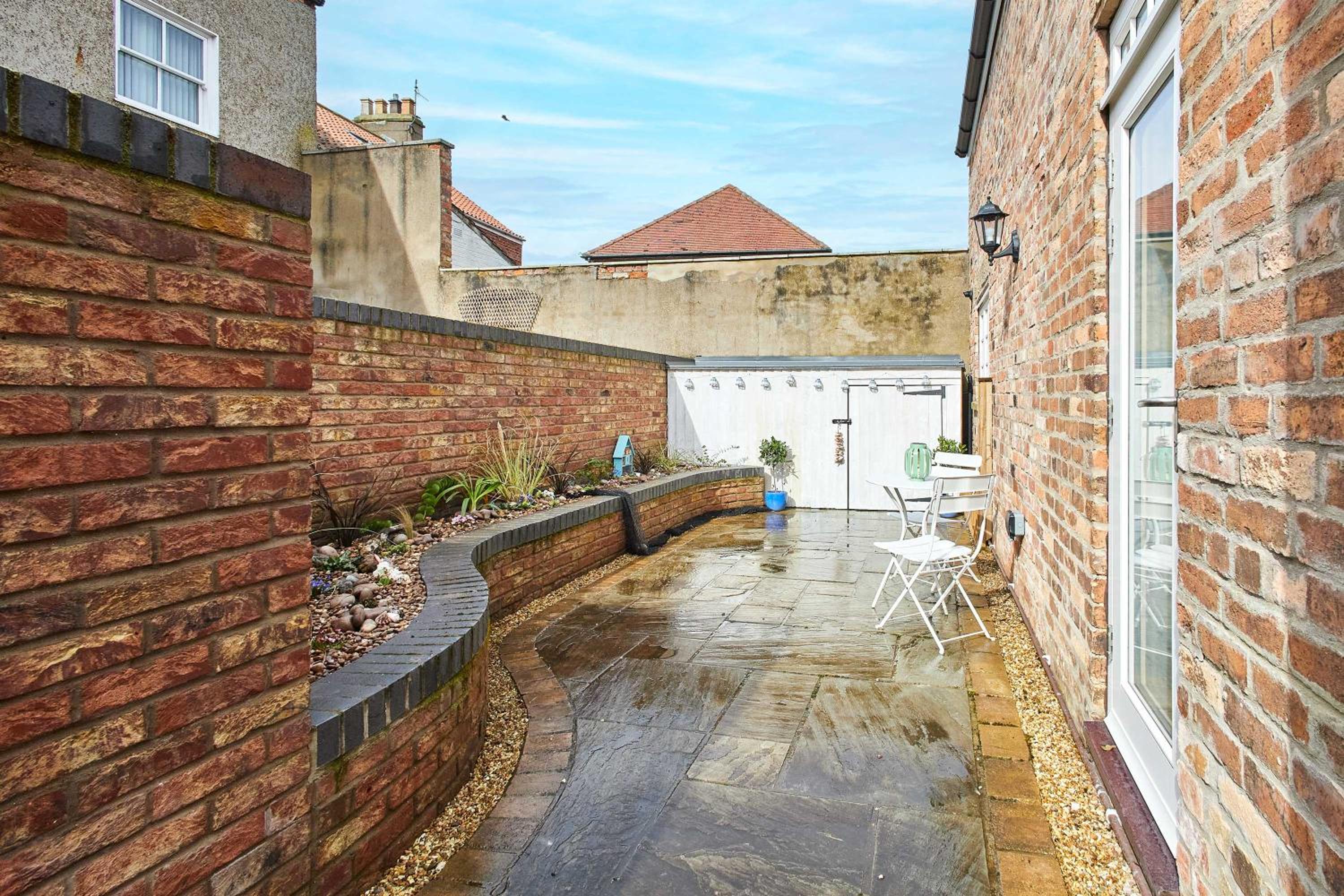 Host & Stay - The Snug