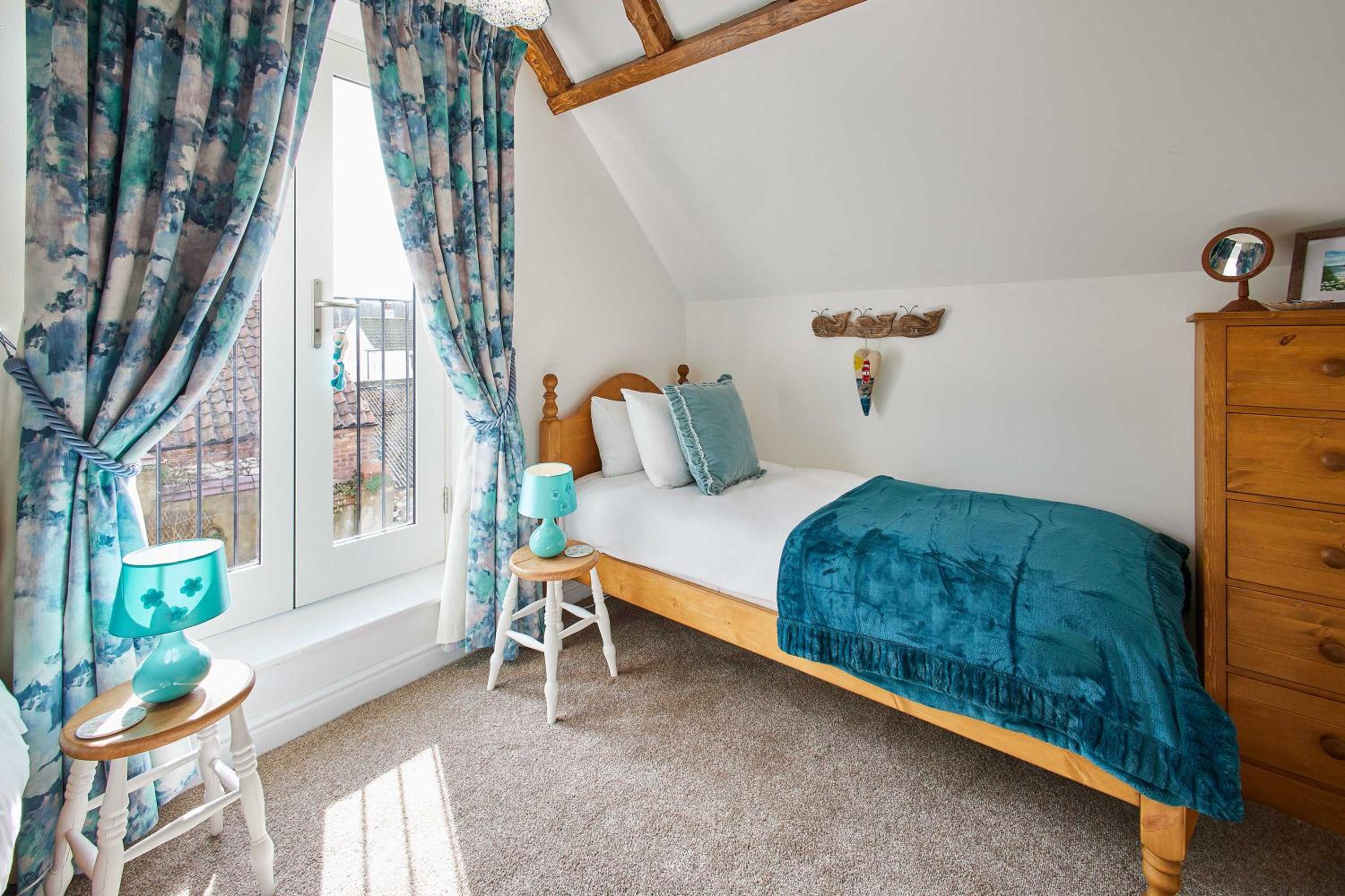 Host & Stay - The Snug