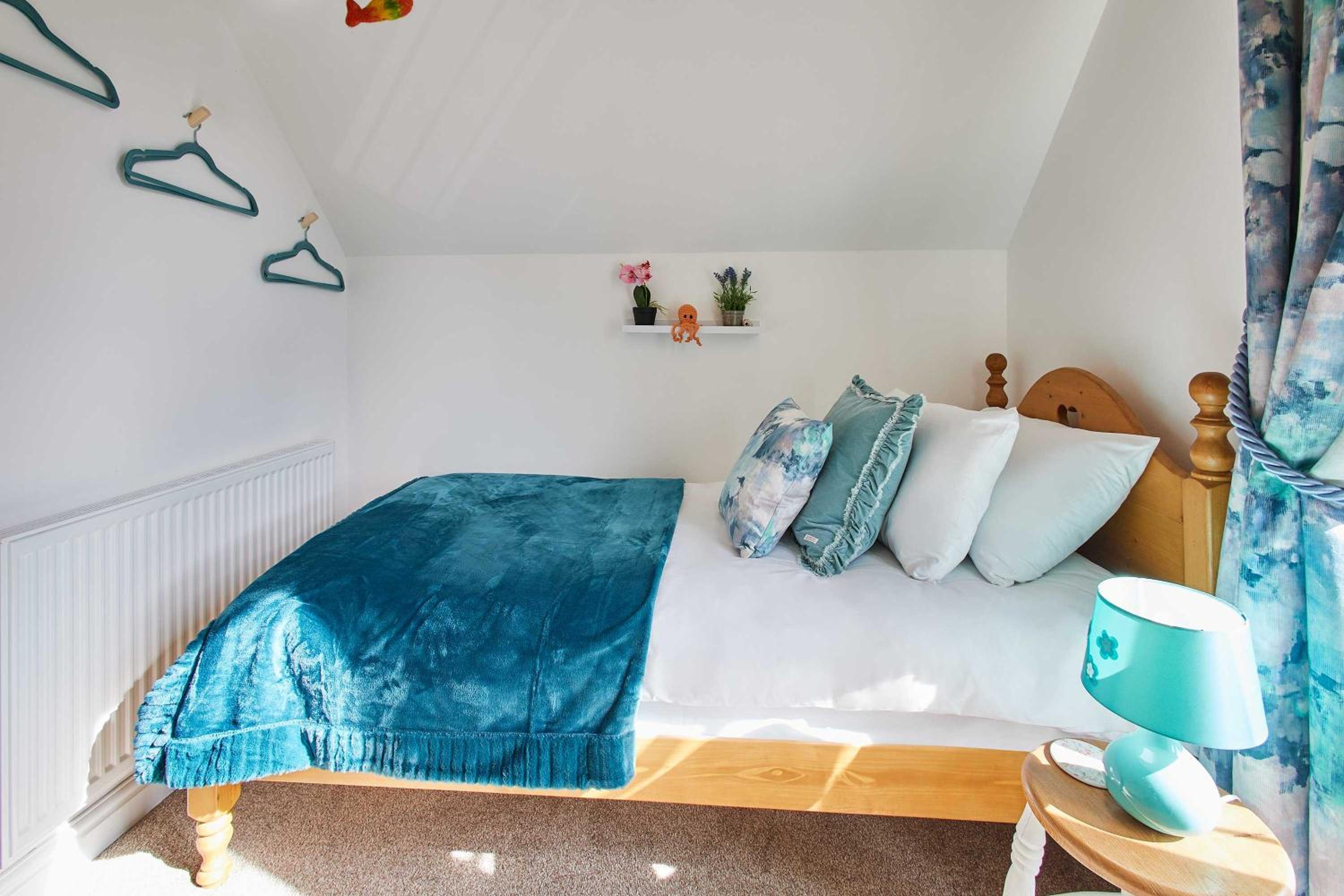 Host & Stay - The Snug
