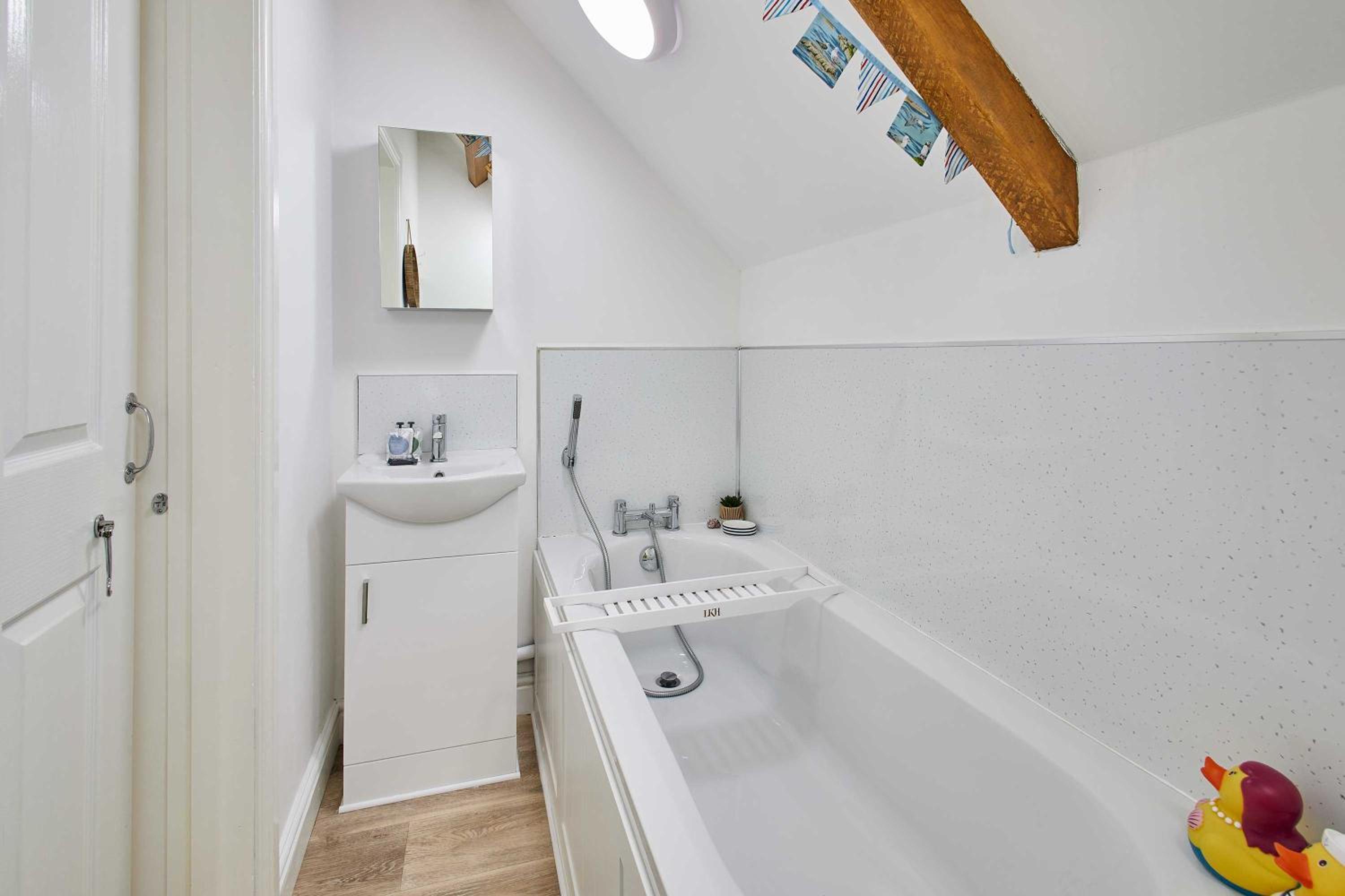 Host & Stay - The Snug