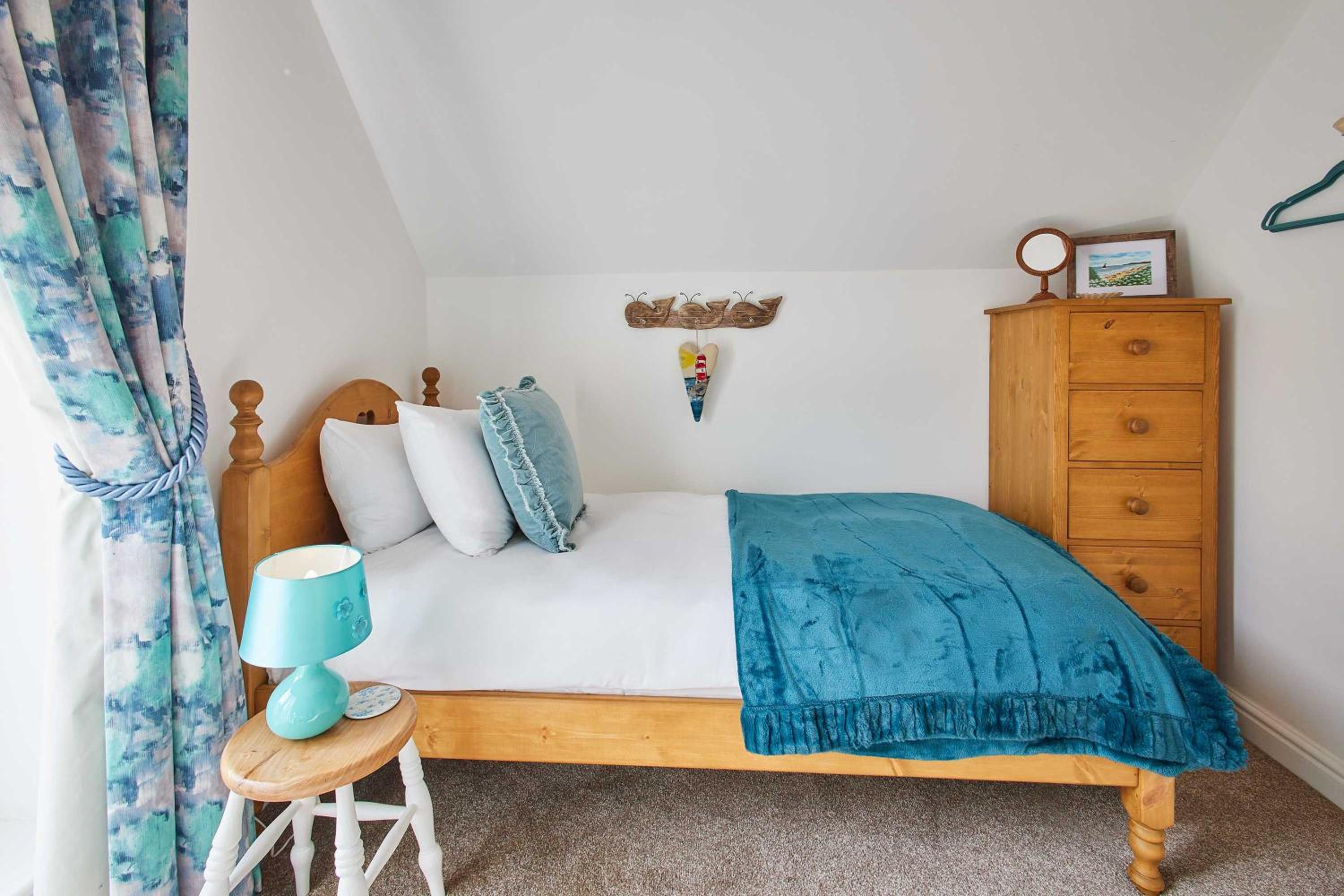 Host & Stay - The Snug