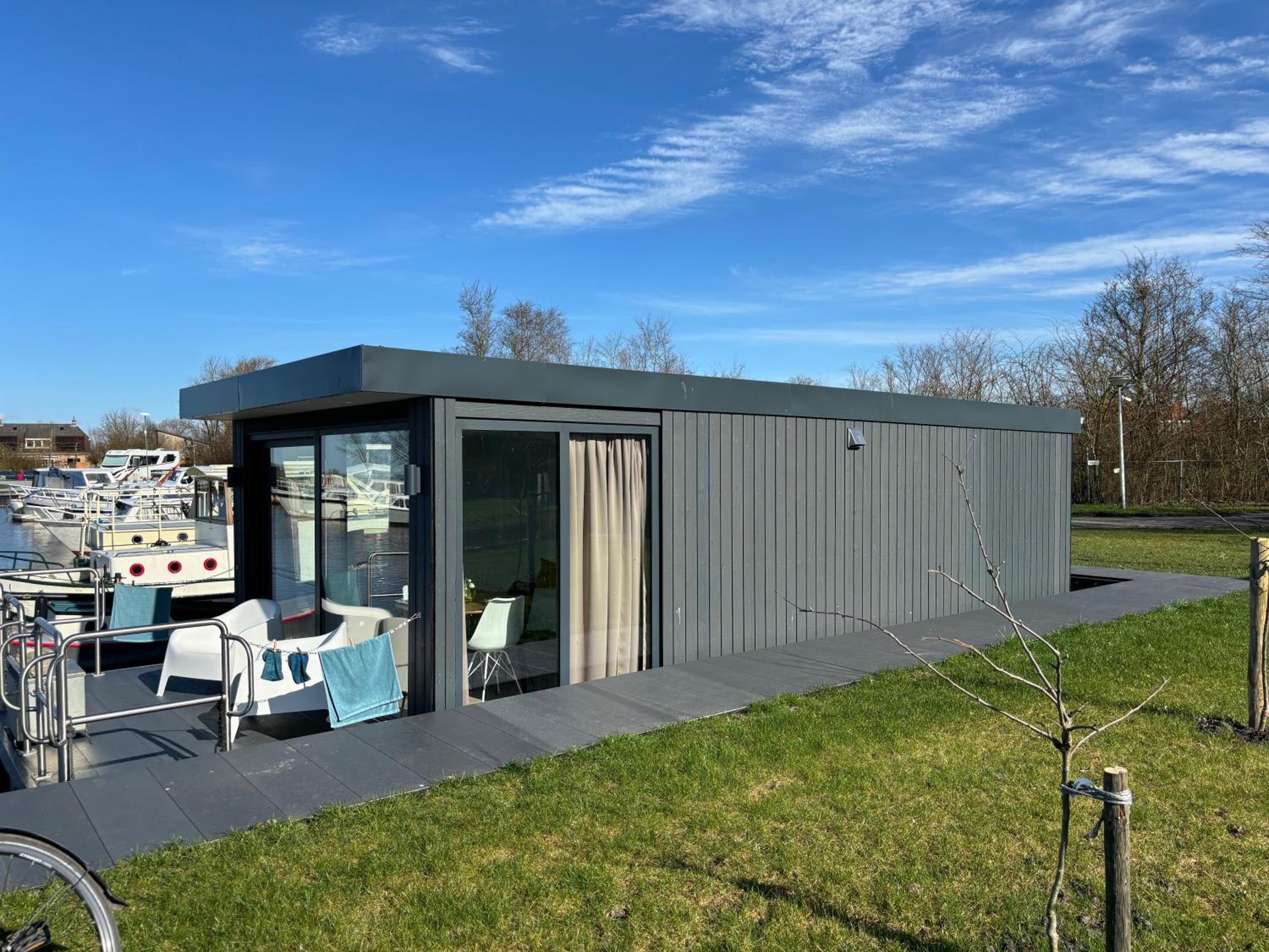 Uniek overnachten in een Tiny House op de Appelhof view 2
