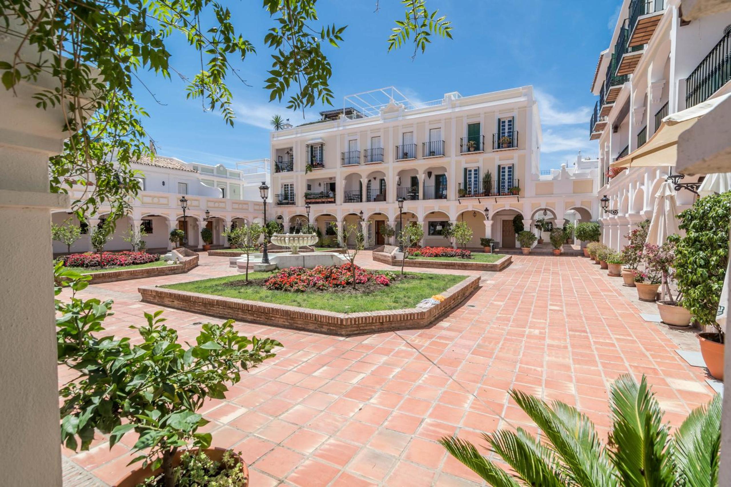 Captivating Coastal Townhouse in Aloha Pueblo with amazing Mountain Views