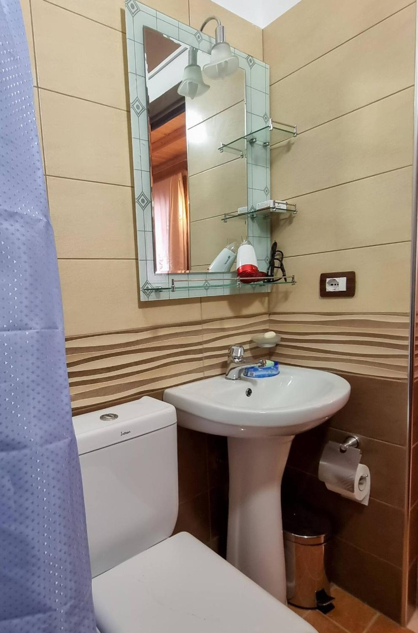 Arben Qemeri Guest House