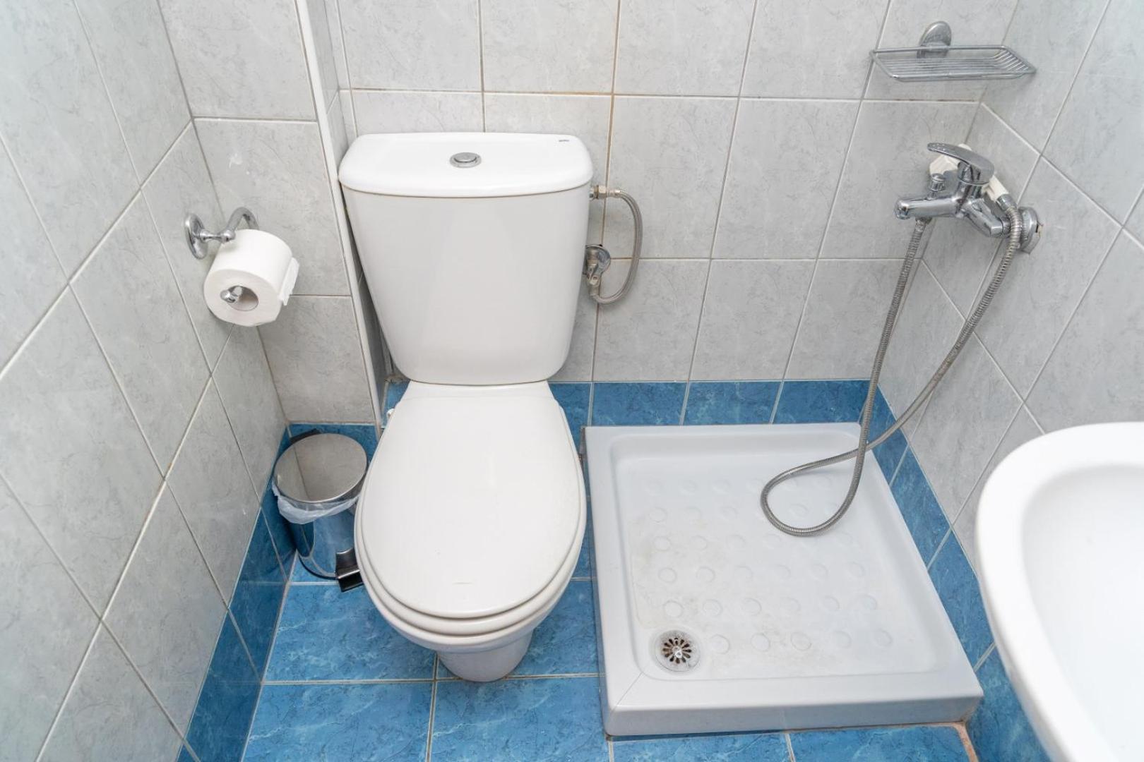 Kosmos Service Apartment Beautiful Studio 3 view 5
