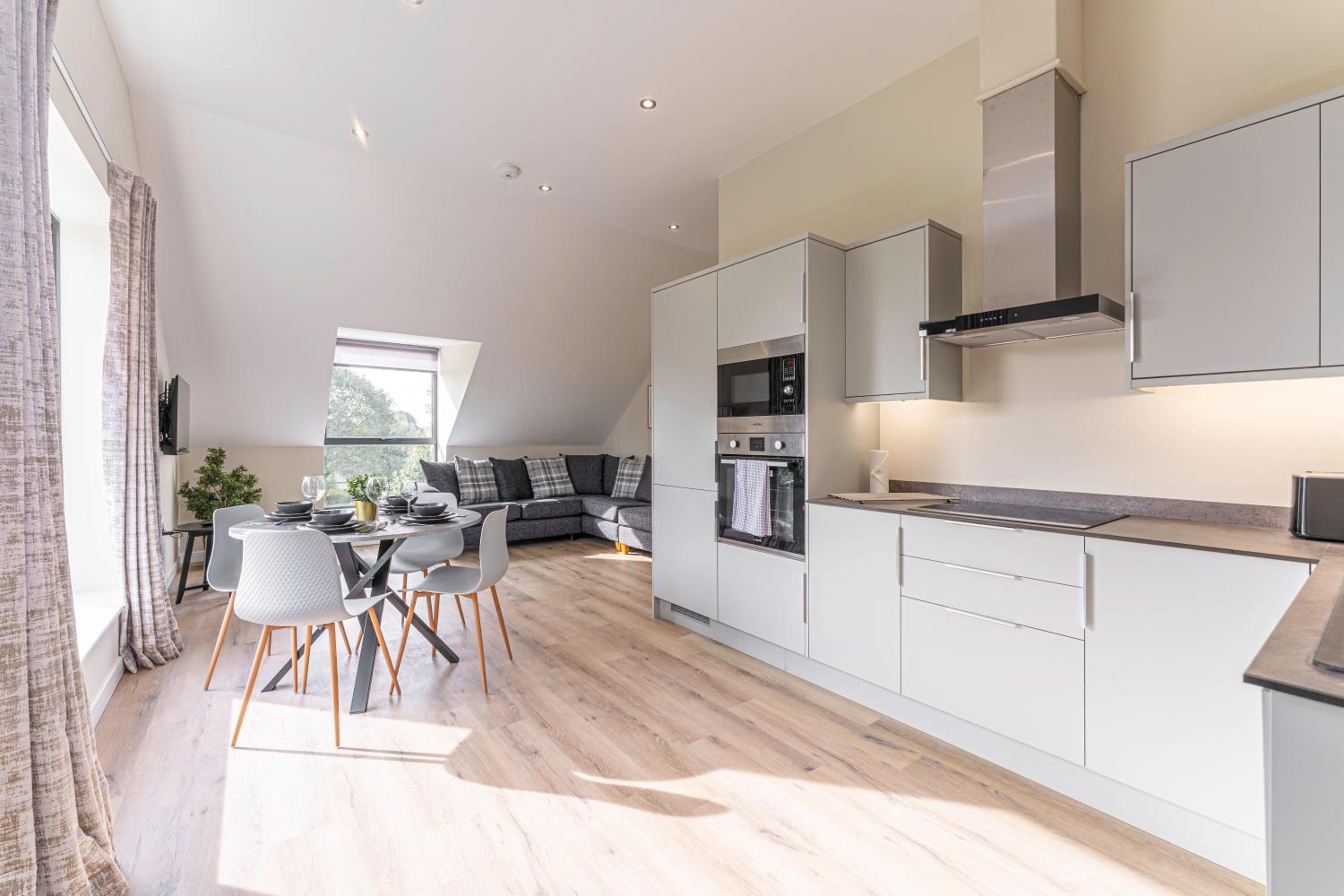 Maple Apartments - Modern 2 Bed Apartment in Derby view 3