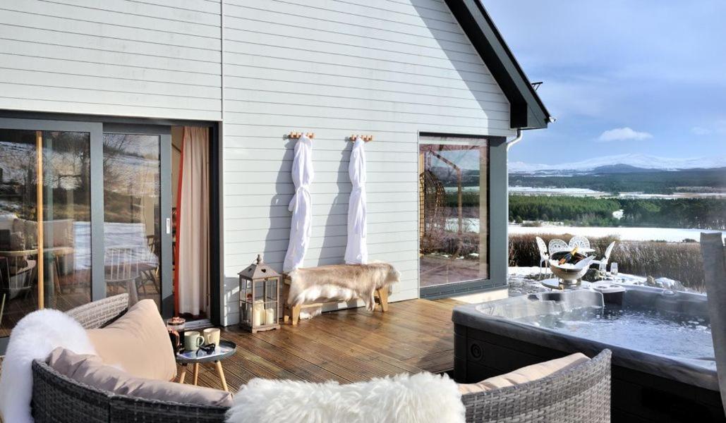 Beautiful Lodge with hot tub & panoramic views view 5