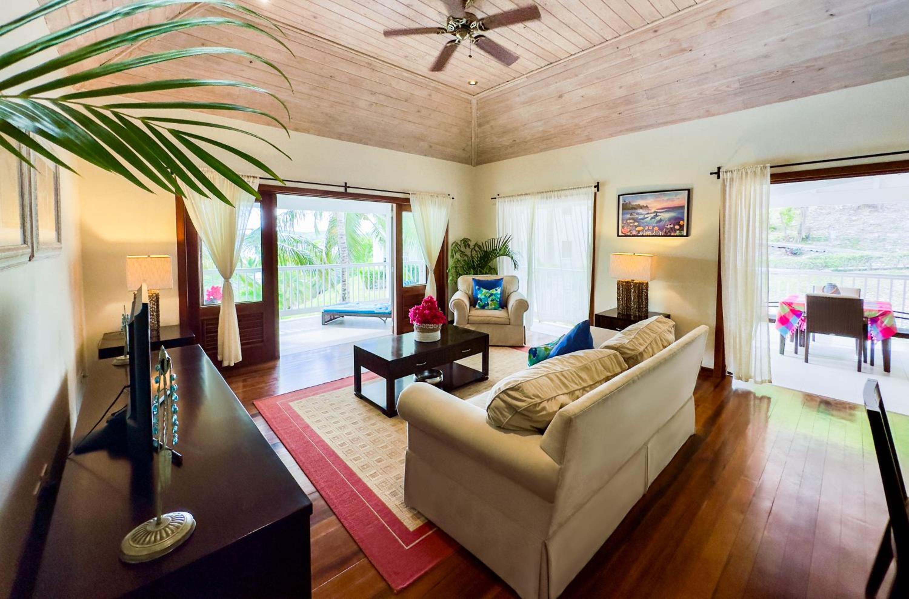 The Hideaway 1-Bedroom Suite, Pool - Beach & Restaurant