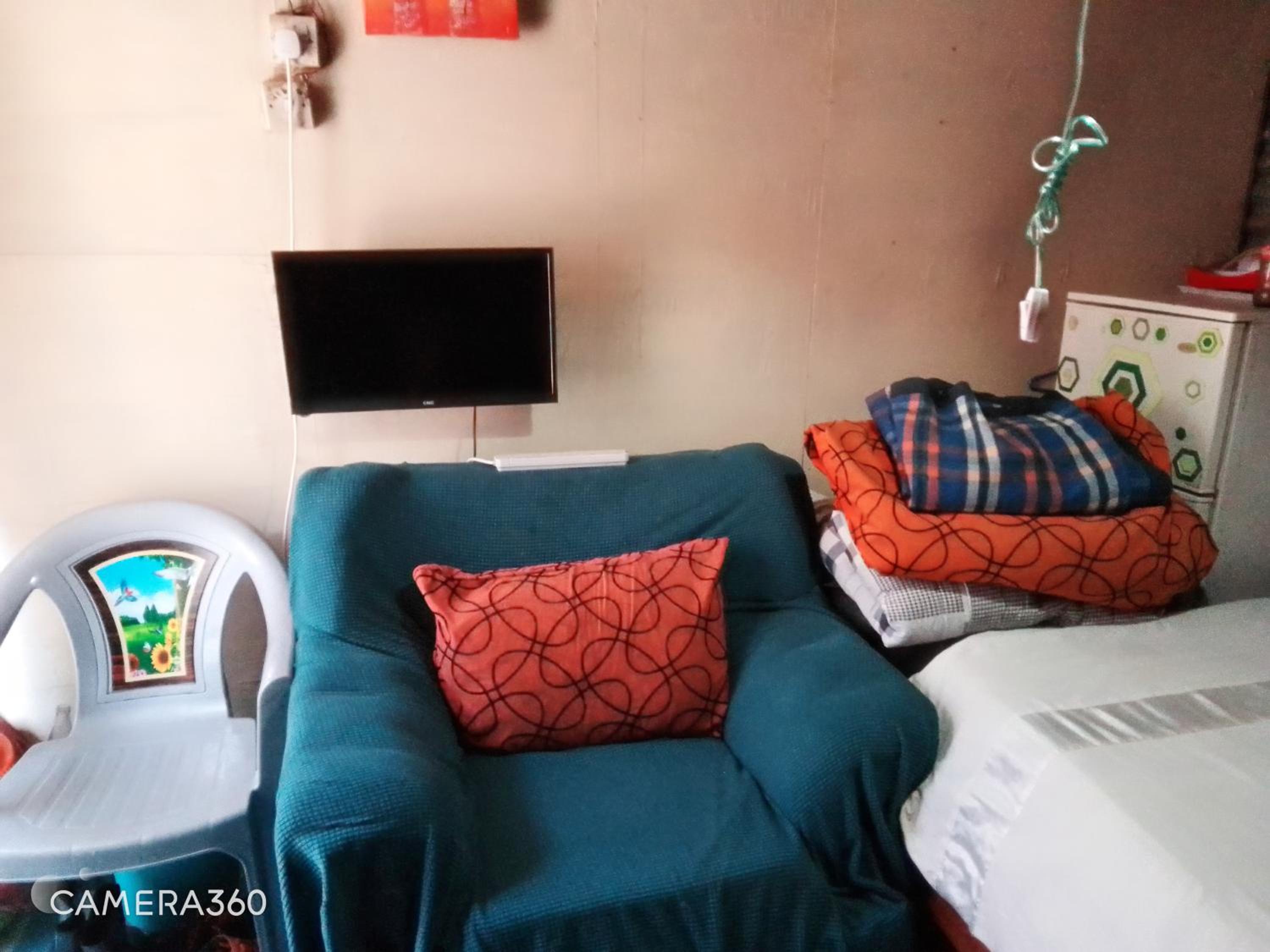 Cosy budget Single room view 5