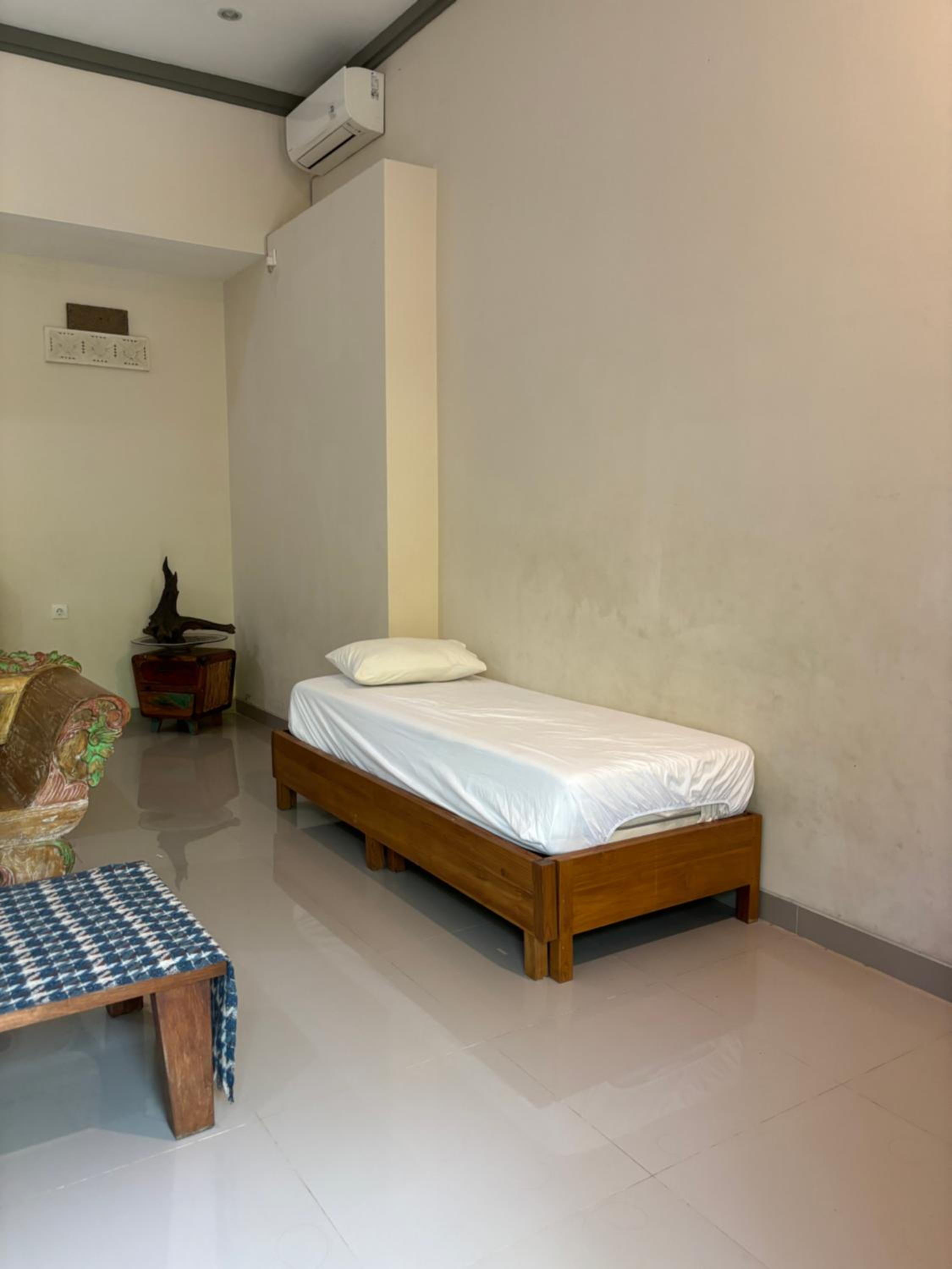 Royen Balinese Family Guest House- Traditional Batuan Homestay view 4