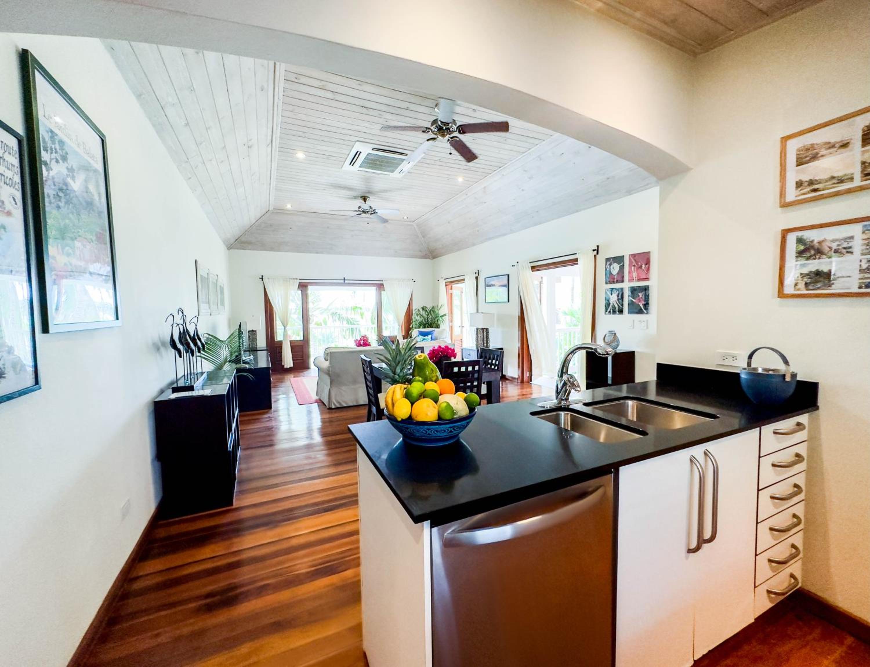 The Hideaway 1-Bedroom Suite, Pool - Beach & Restaurant