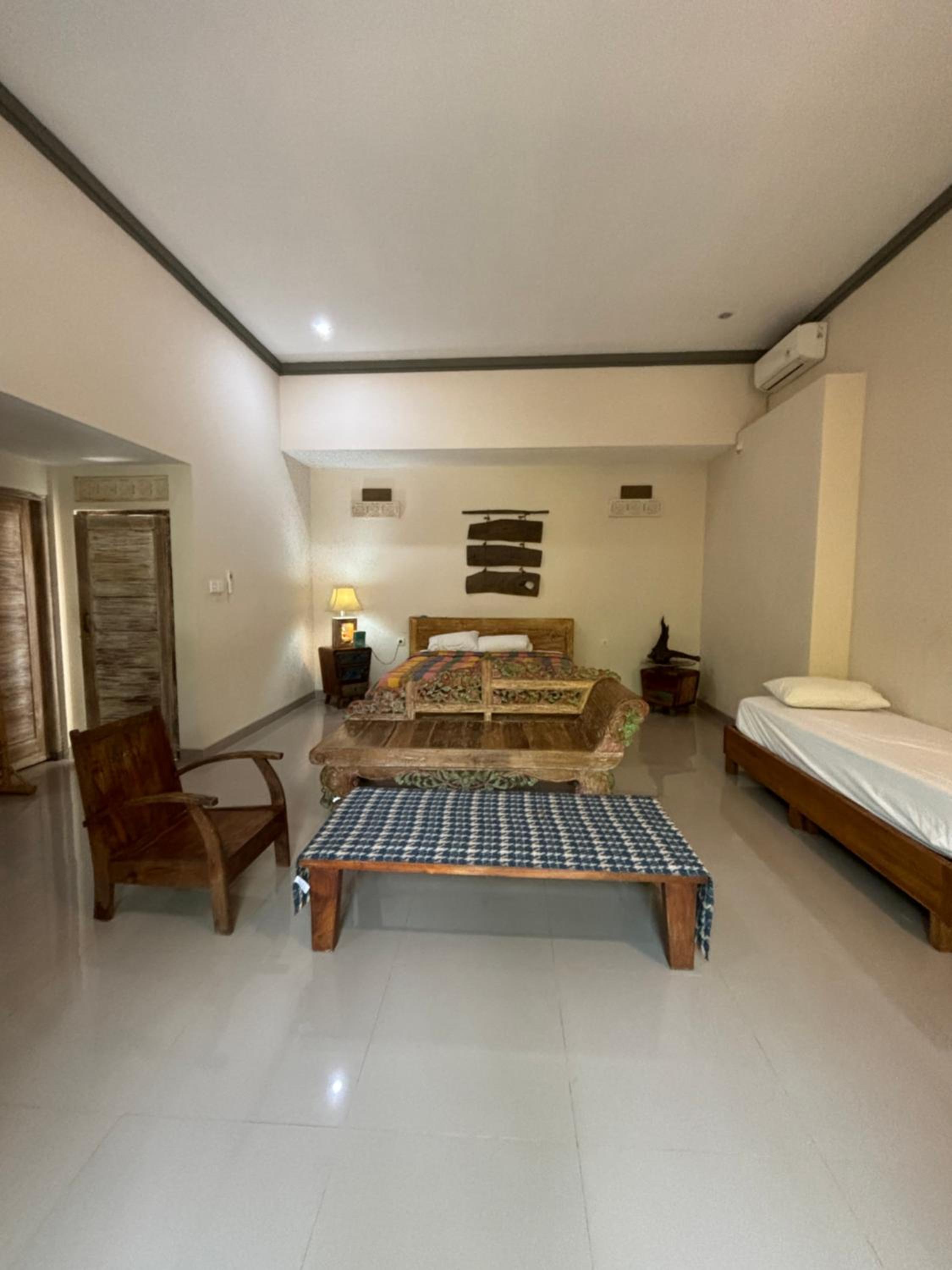 Royen Balinese Family Guest House- Traditional Batuan Homestay view 5