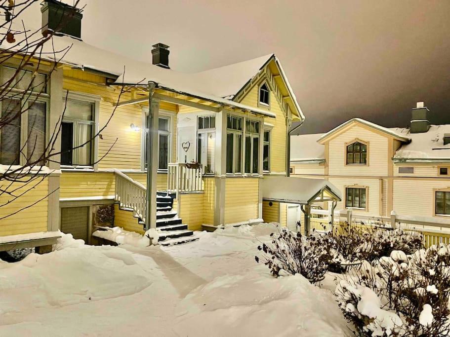 19th century house with parking hall, own entrance and terrace