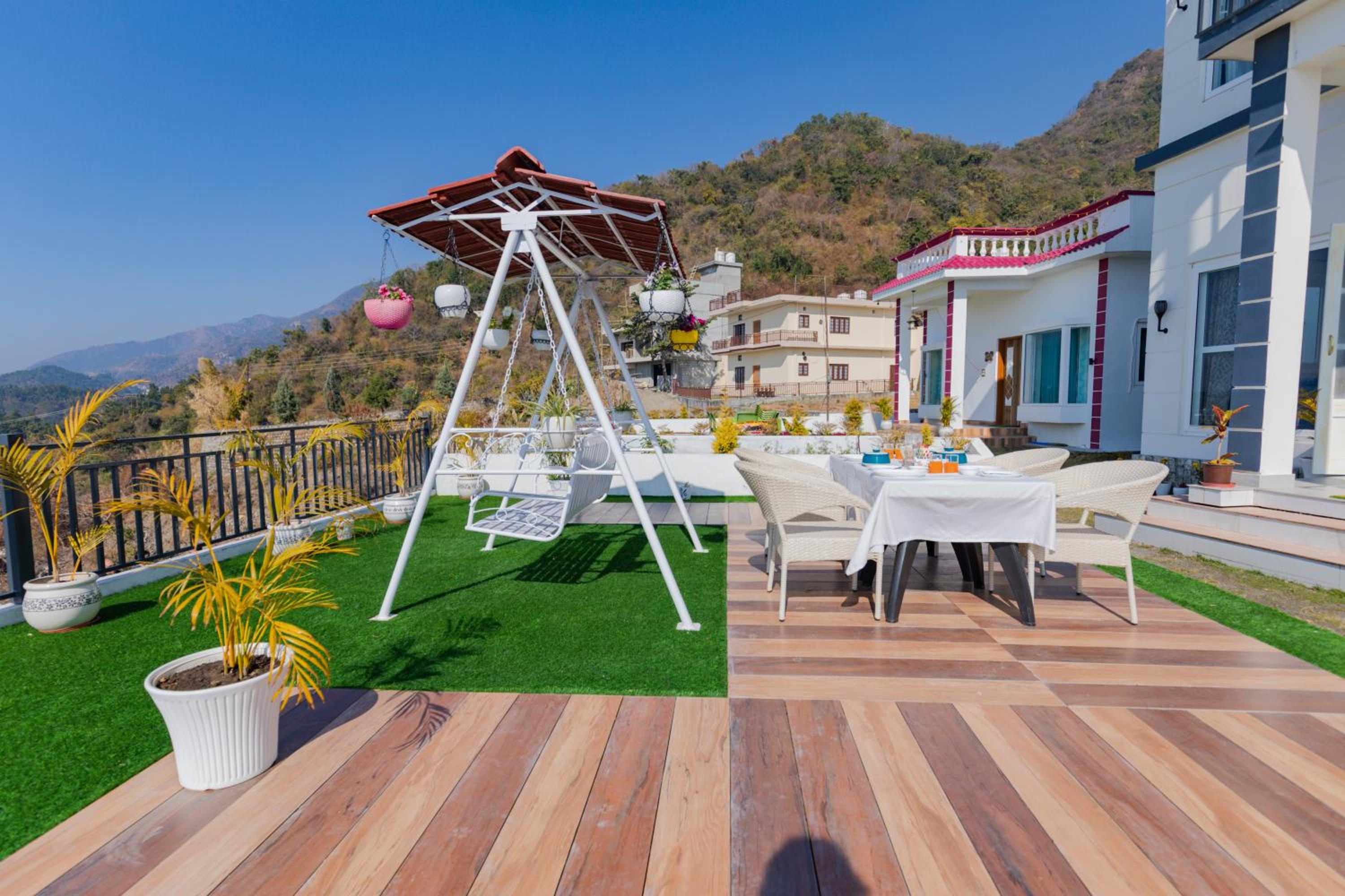 The Narayana Homestay - Villa view 2