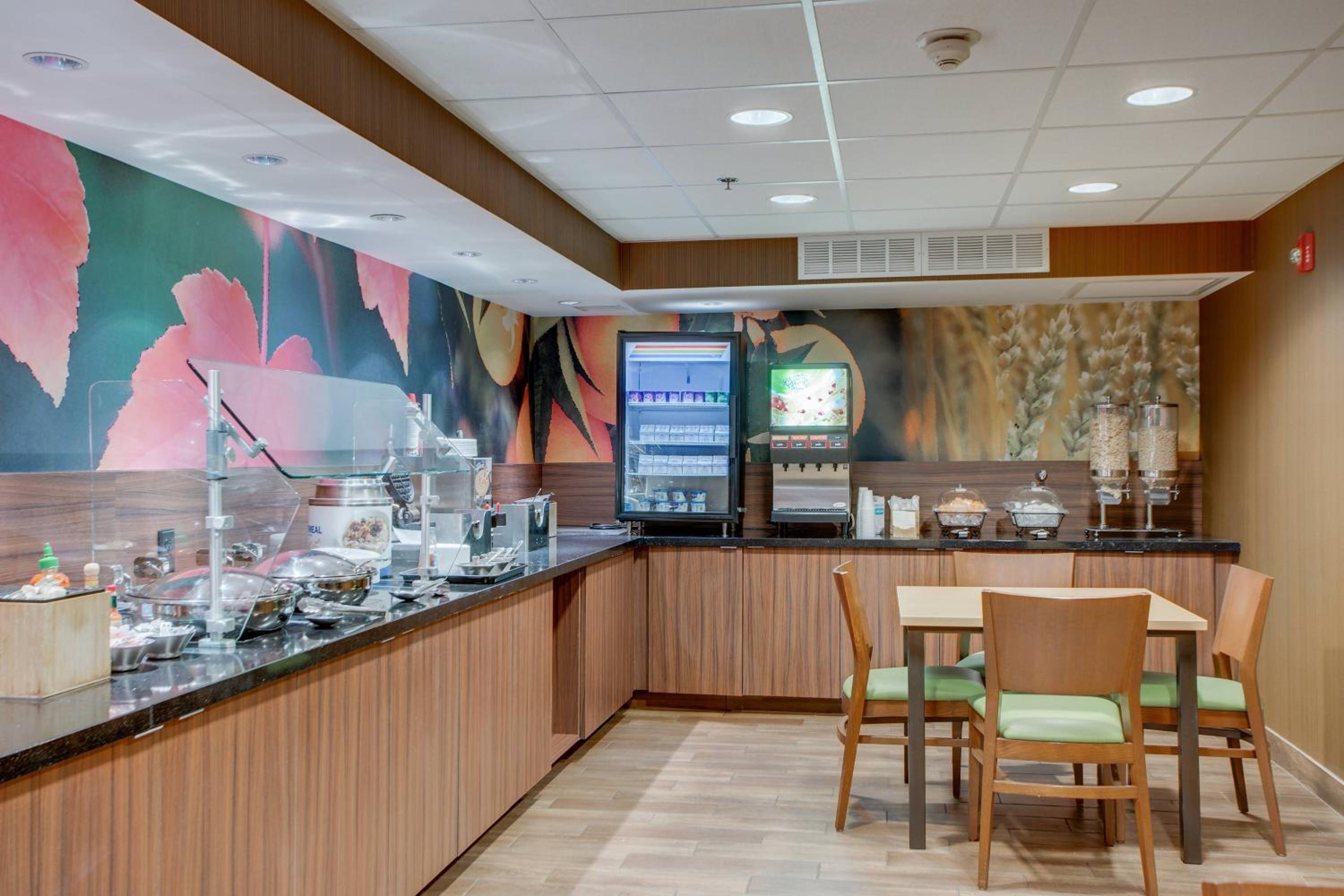 Fairfield Inn by Marriott Amesbury - Property Image 19