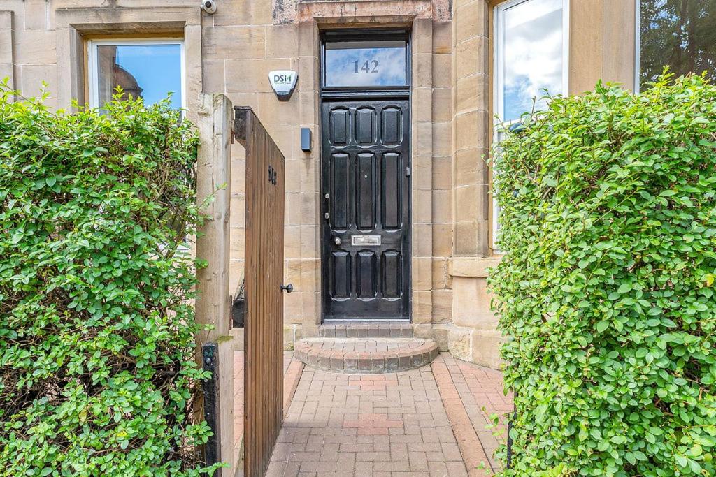 Elegant 2bed-Central Edinburgh -by Holiday Homes
