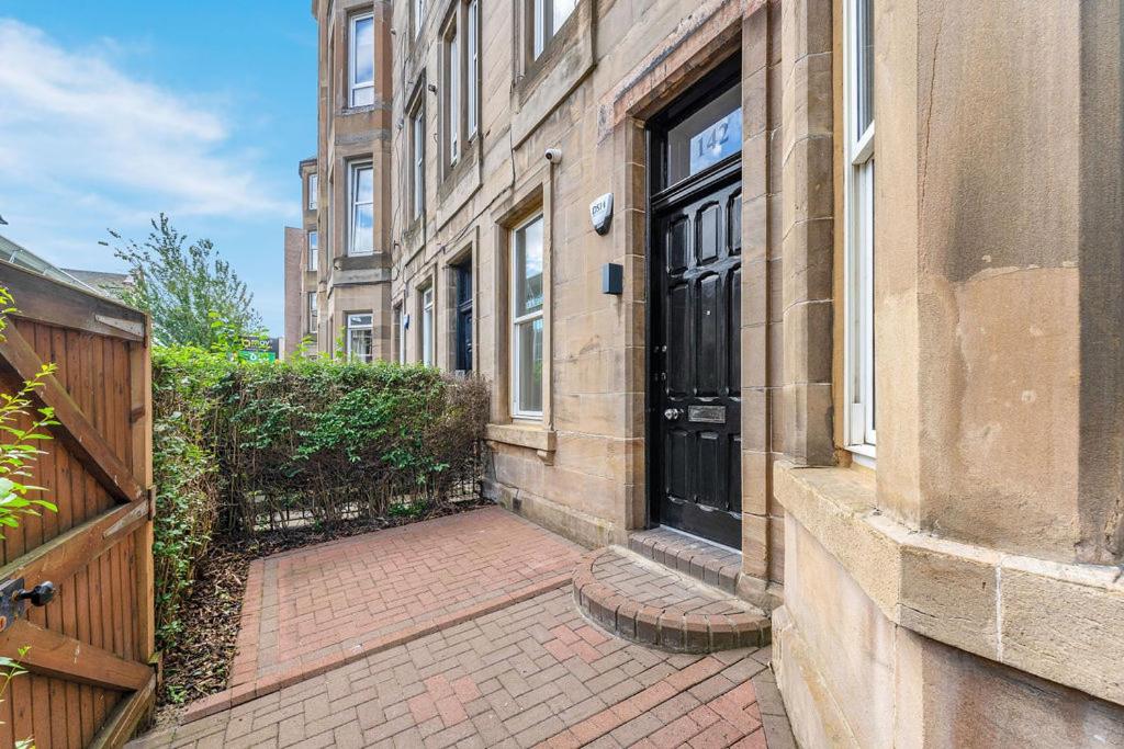 Elegant 2bed-Central Edinburgh -by Holiday Homes