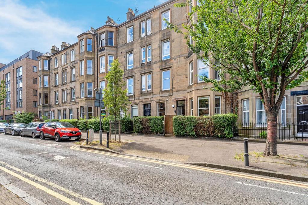 Elegant 2bed-Central Edinburgh -by Holiday Homes