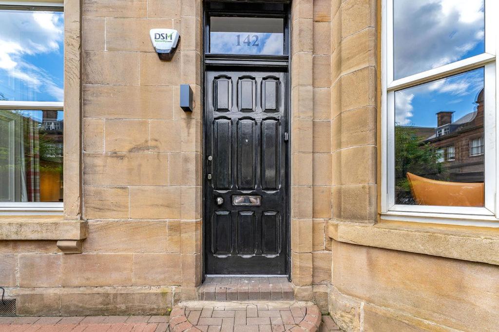 Elegant 2bed-Central Edinburgh -by Holiday Homes