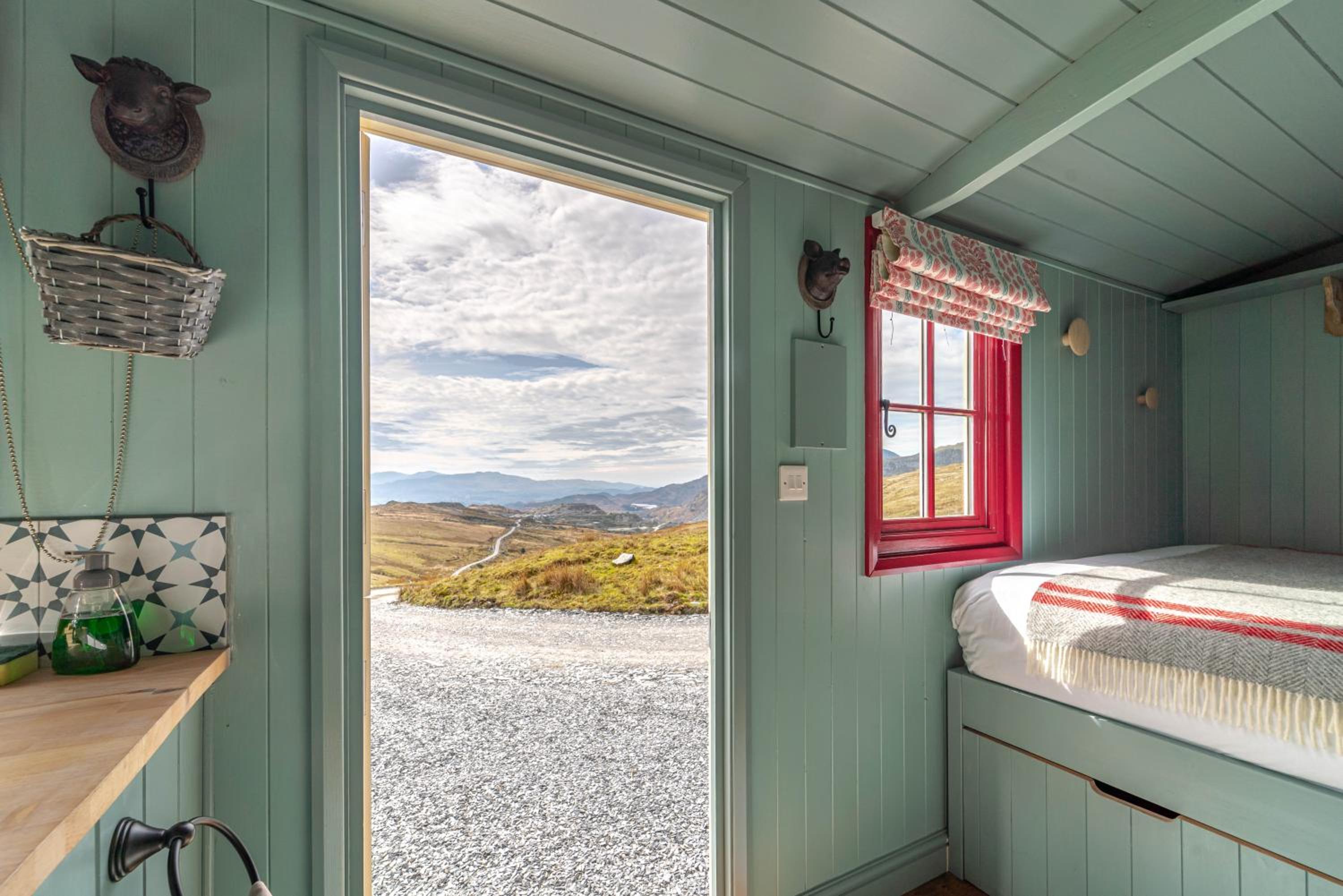 Barlwyd Glamping