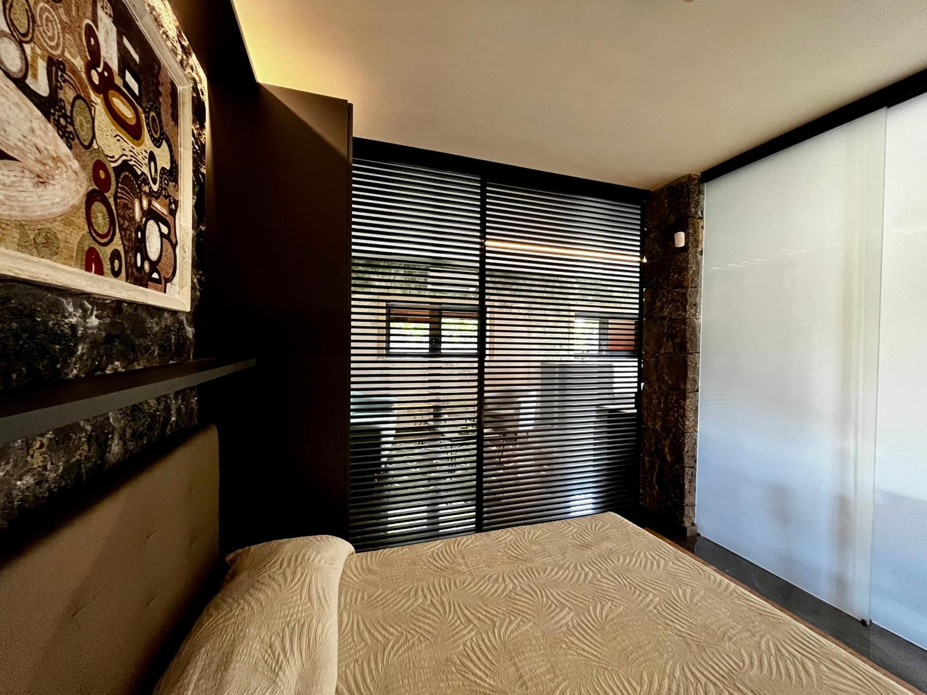 Thalos boutique home
