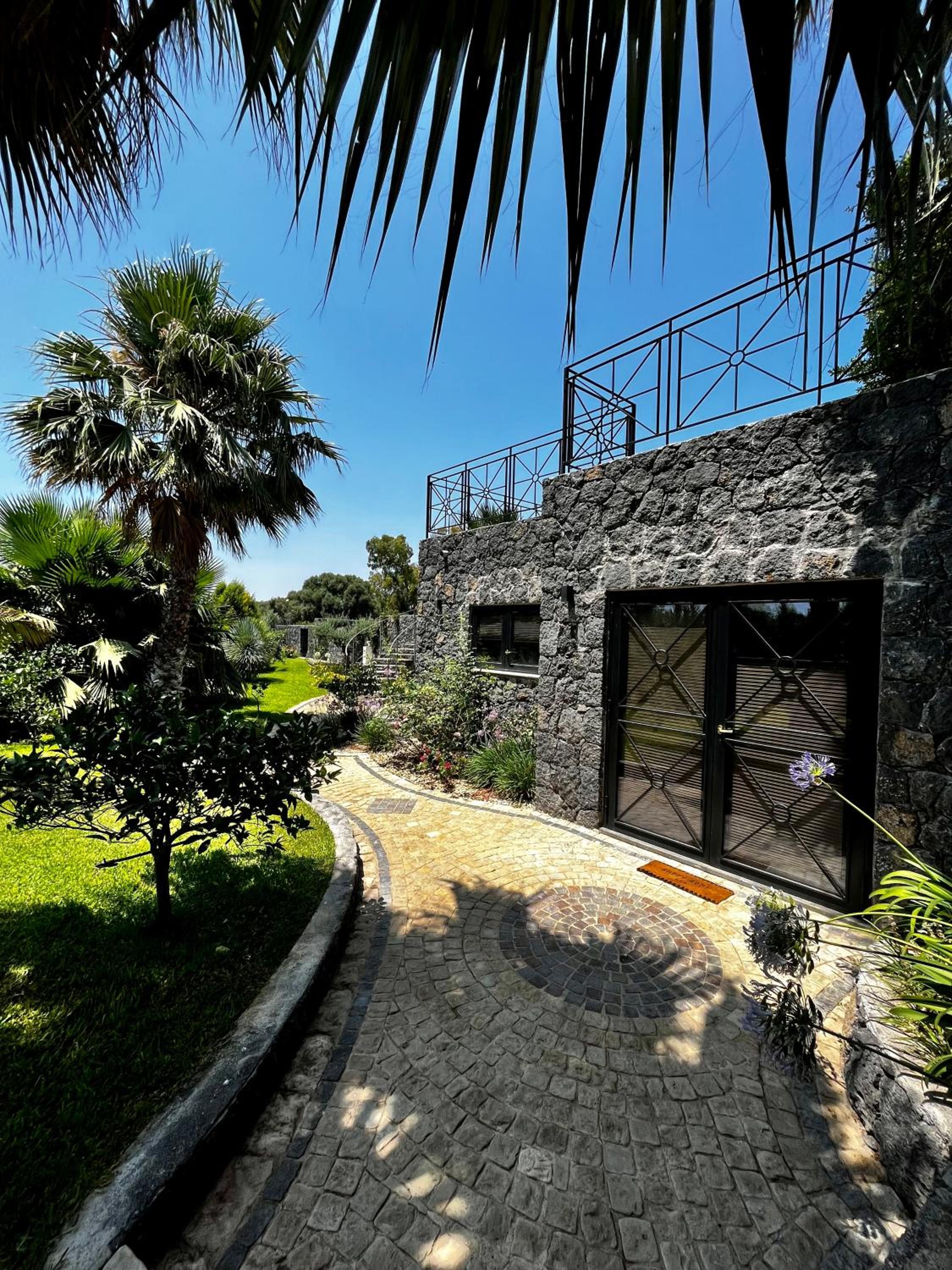 Thalos boutique home