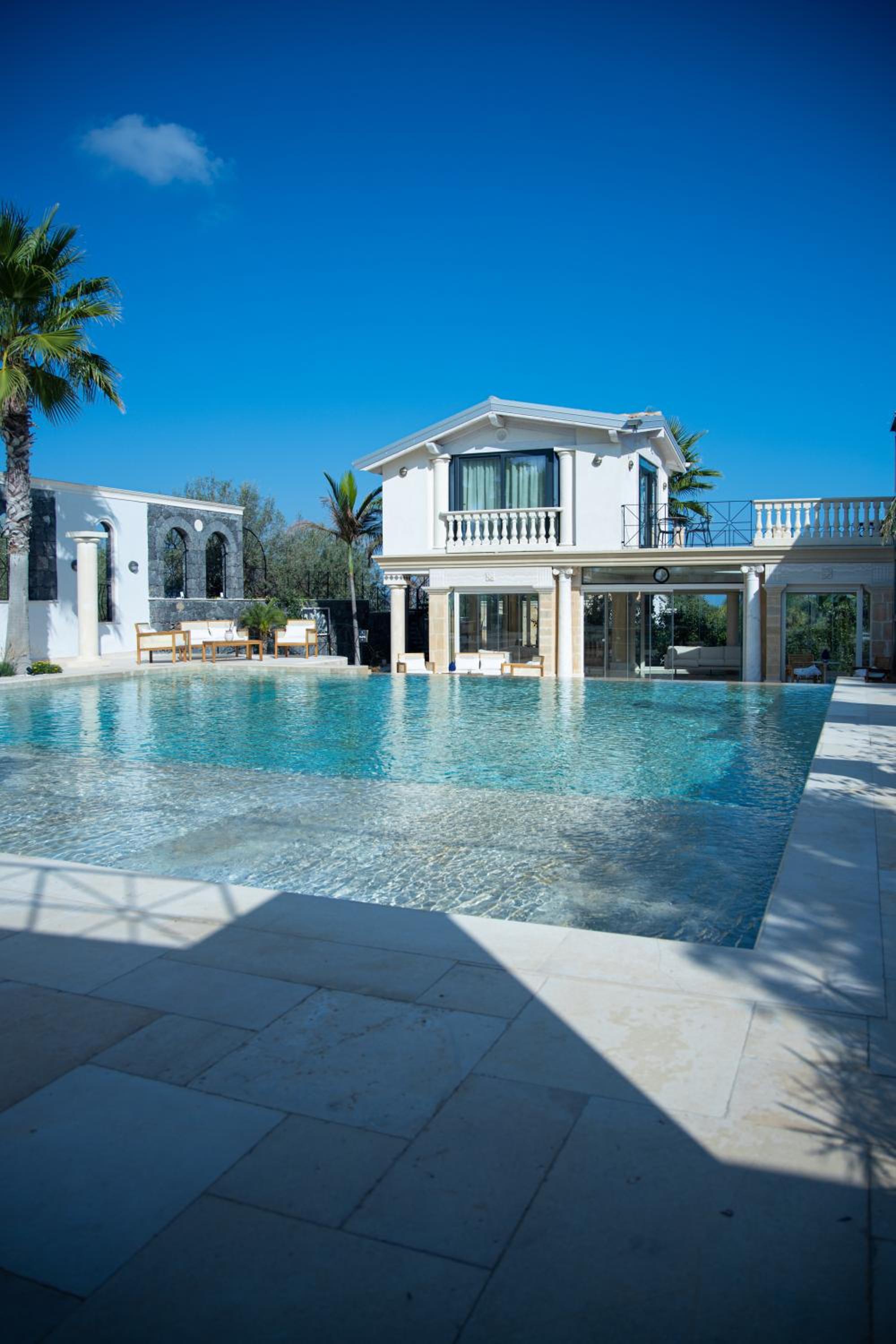 Thalos boutique home