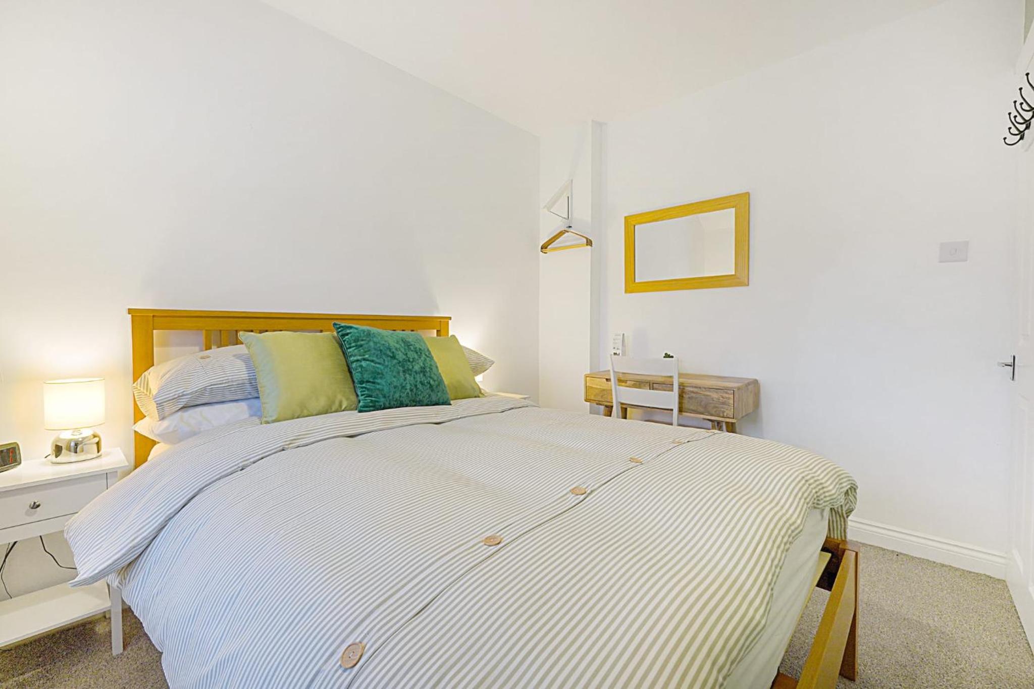 2 Bed Home in County Durham by Stay With Us, Ideal for Families, FREE PRIVATE PARKING! view 3